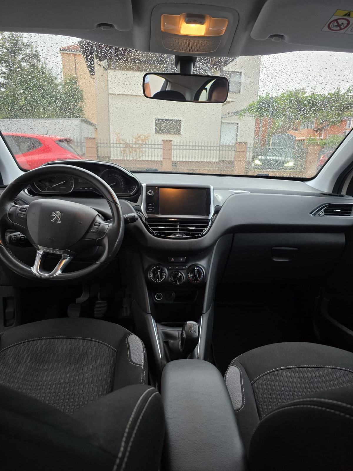 Peugeot 208 1,2 PureTech, fotografija 6