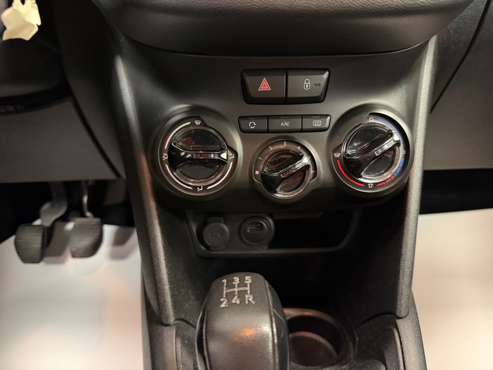 Peugeot 208 1,2 PureTech, fotografija 10
