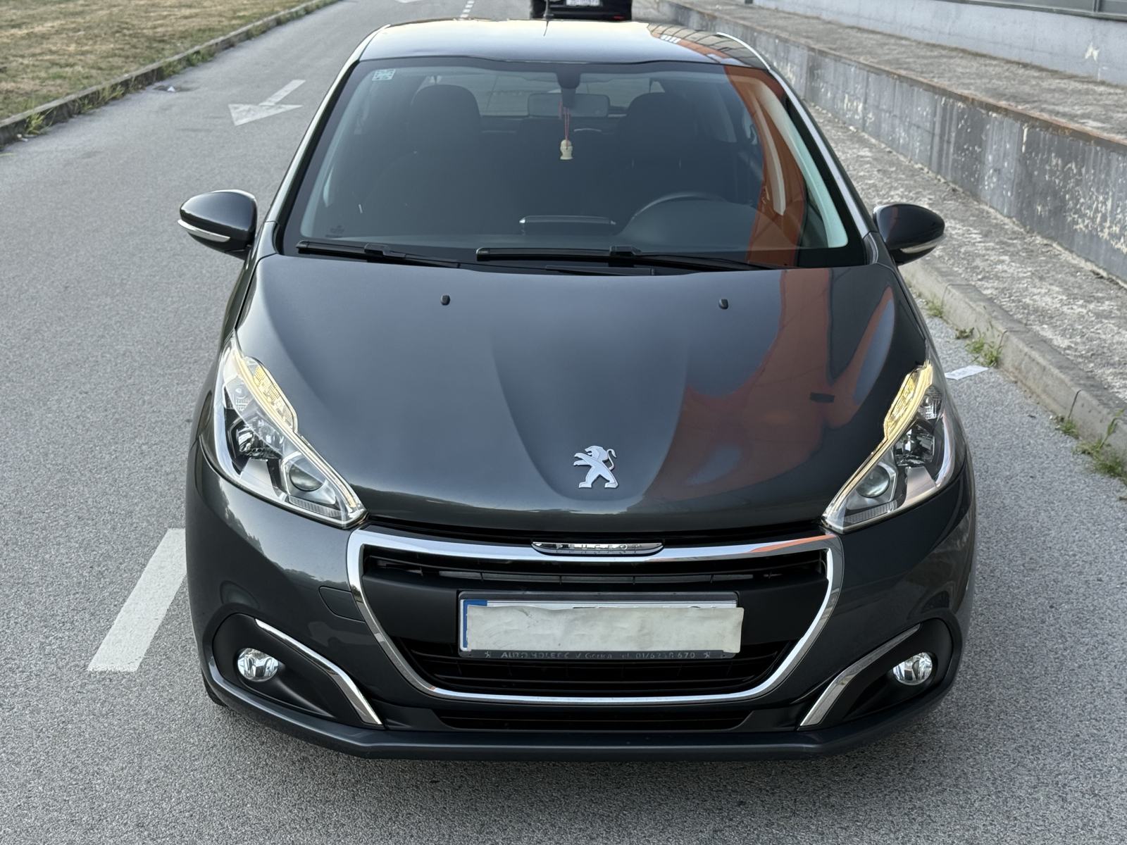 Peugeot 208 1,2 PureTech Style 2018 Model - 5 Vrata - Redizajn- 82 Ks, fotografija 15