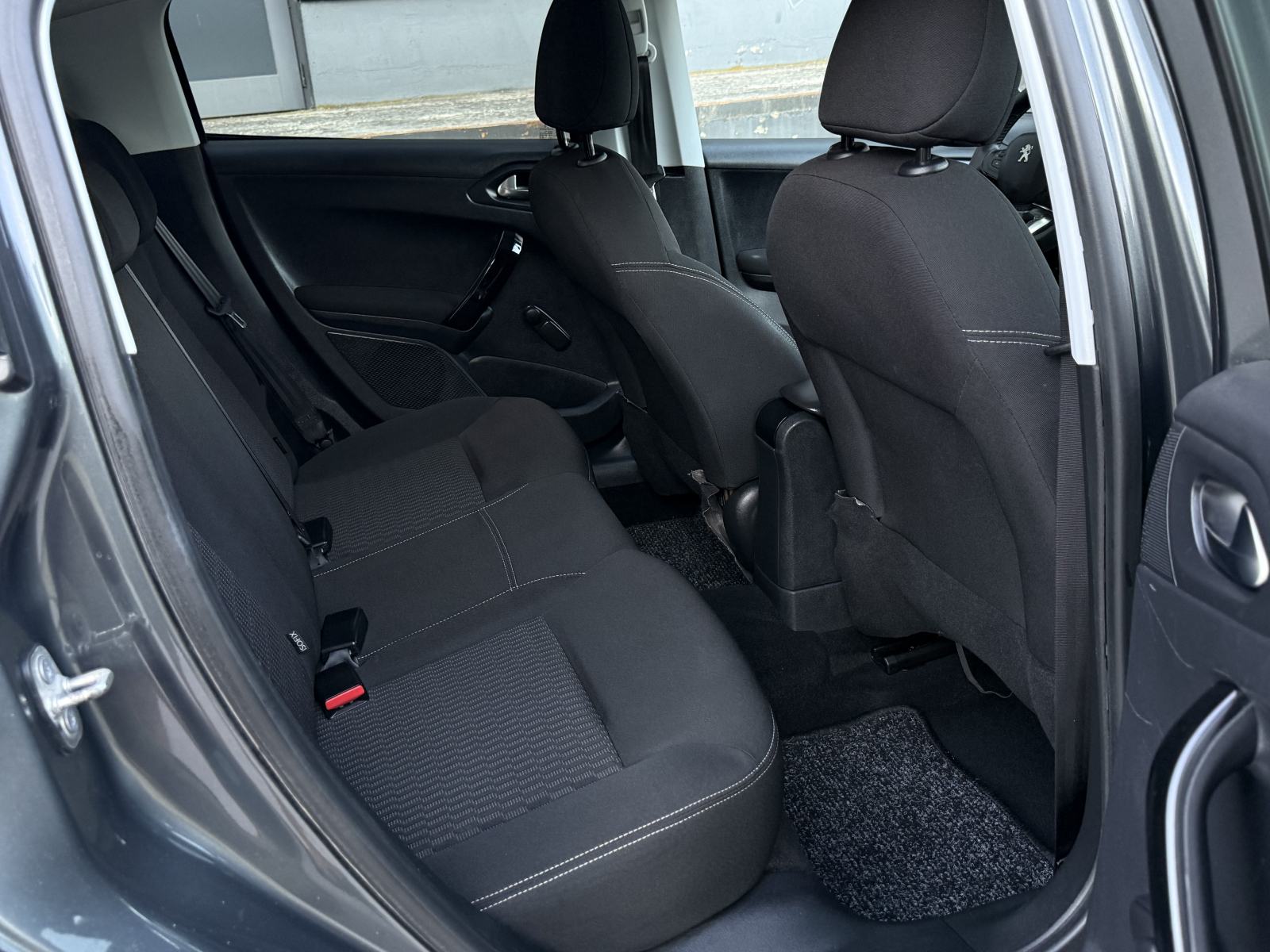 Peugeot 208 1,2 PureTech Style 2018 Model - 5 Vrata - Redizajn- 82 Ks, fotografija 18