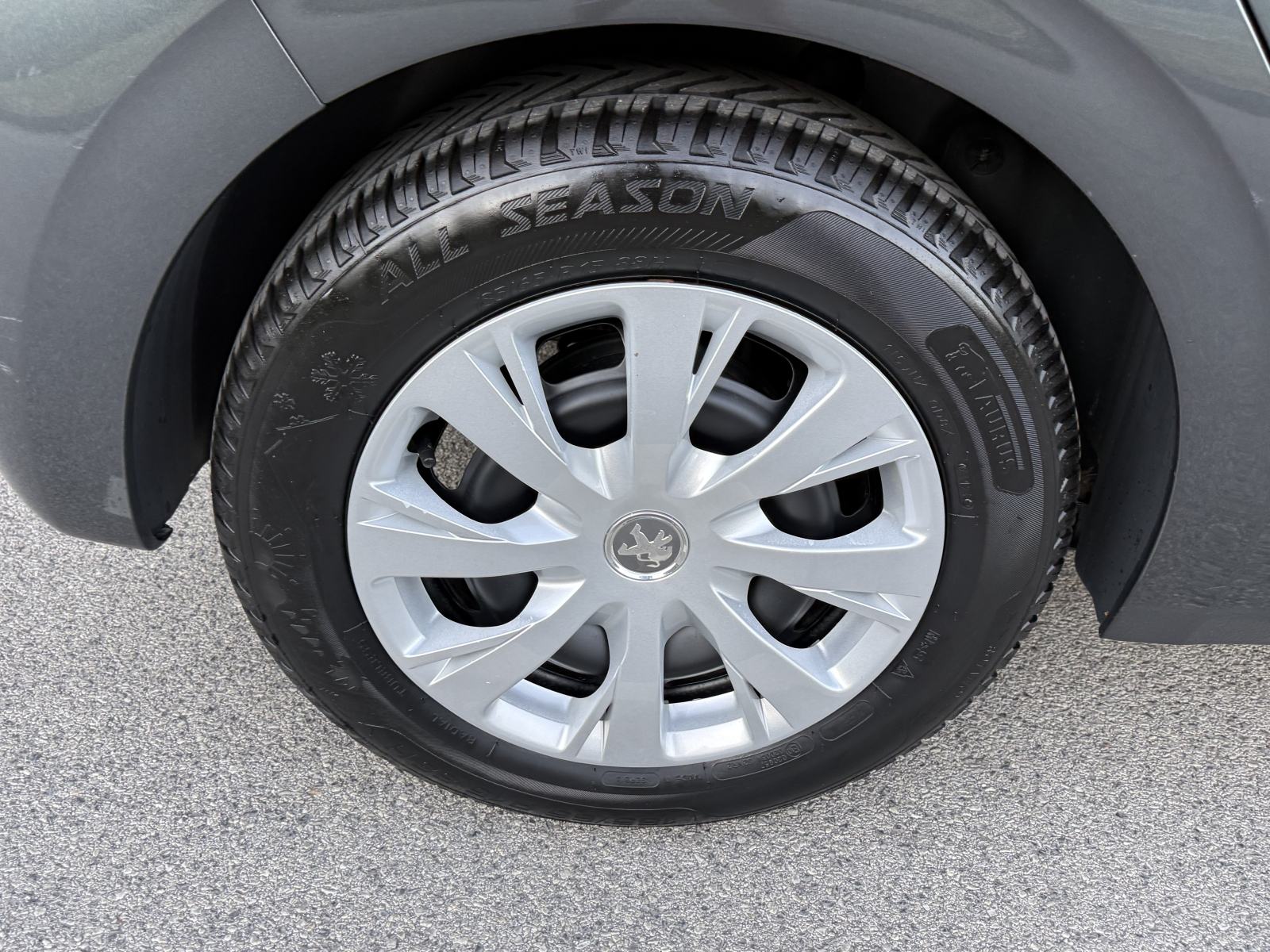 Peugeot 208 1,2 PureTech Style 2018 Model - 5 Vrata - Redizajn- 82 Ks, fotografija 19