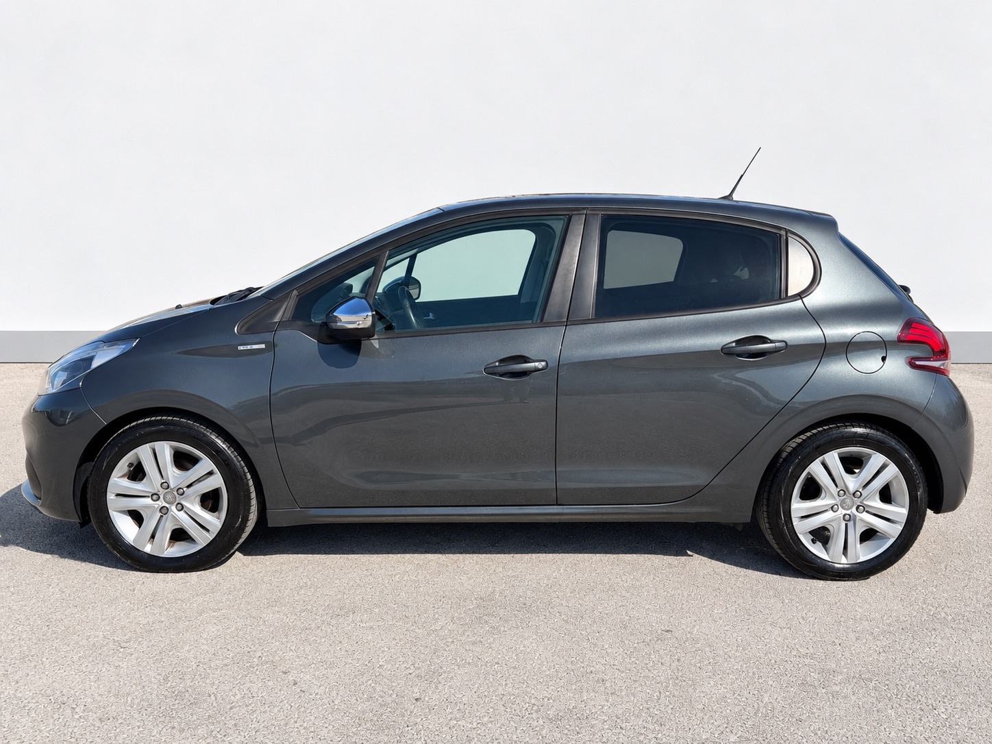 Peugeot 208 1.2 PureTech STYLE-JAMSTVO-PDC-NAVI-LED, fotografija 6