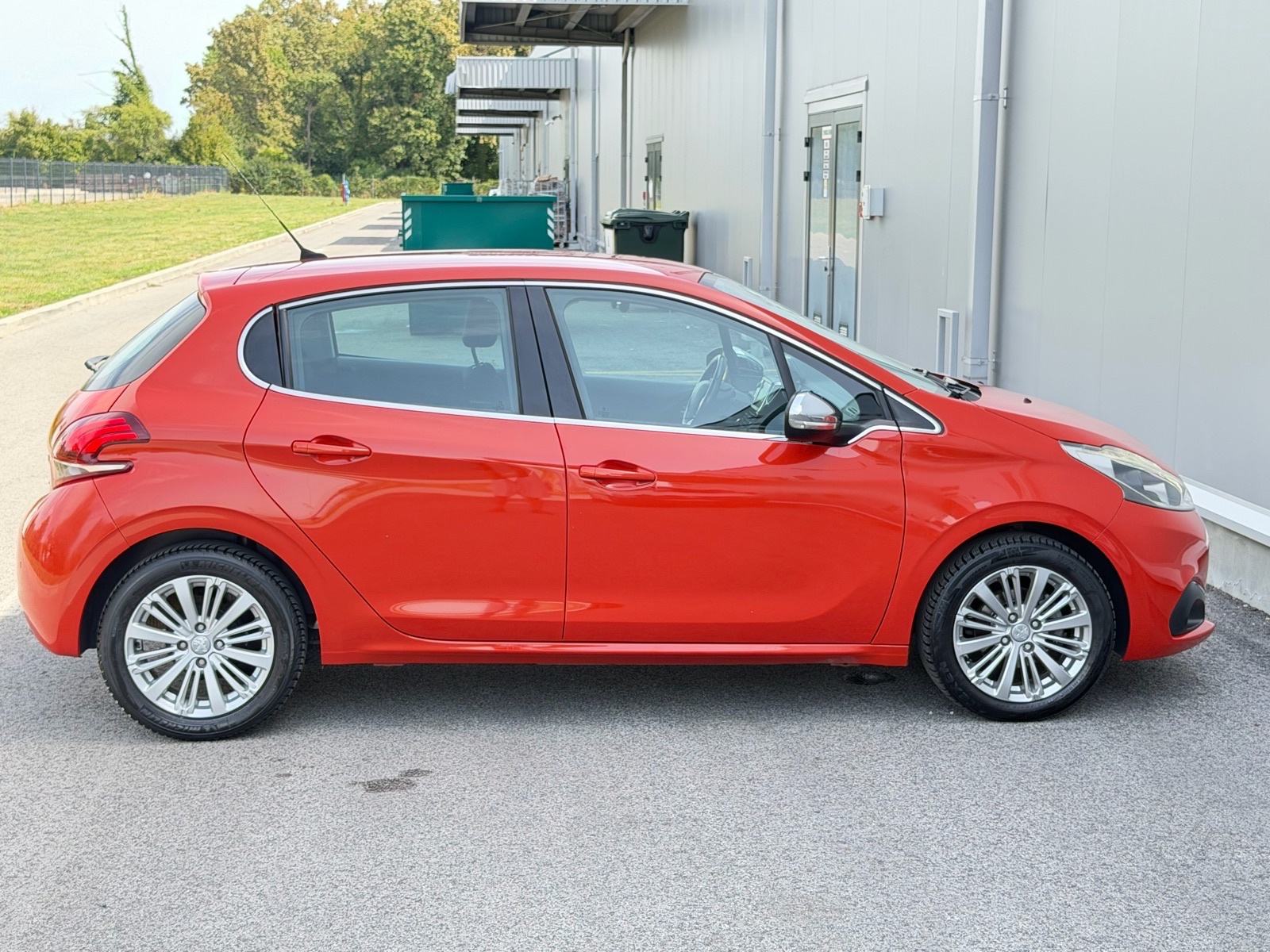 •PEUGEOT 208 1,2 REDIZAJN•FULL OPREMA,KAO NOVI•KAMERA••, fotografija 7