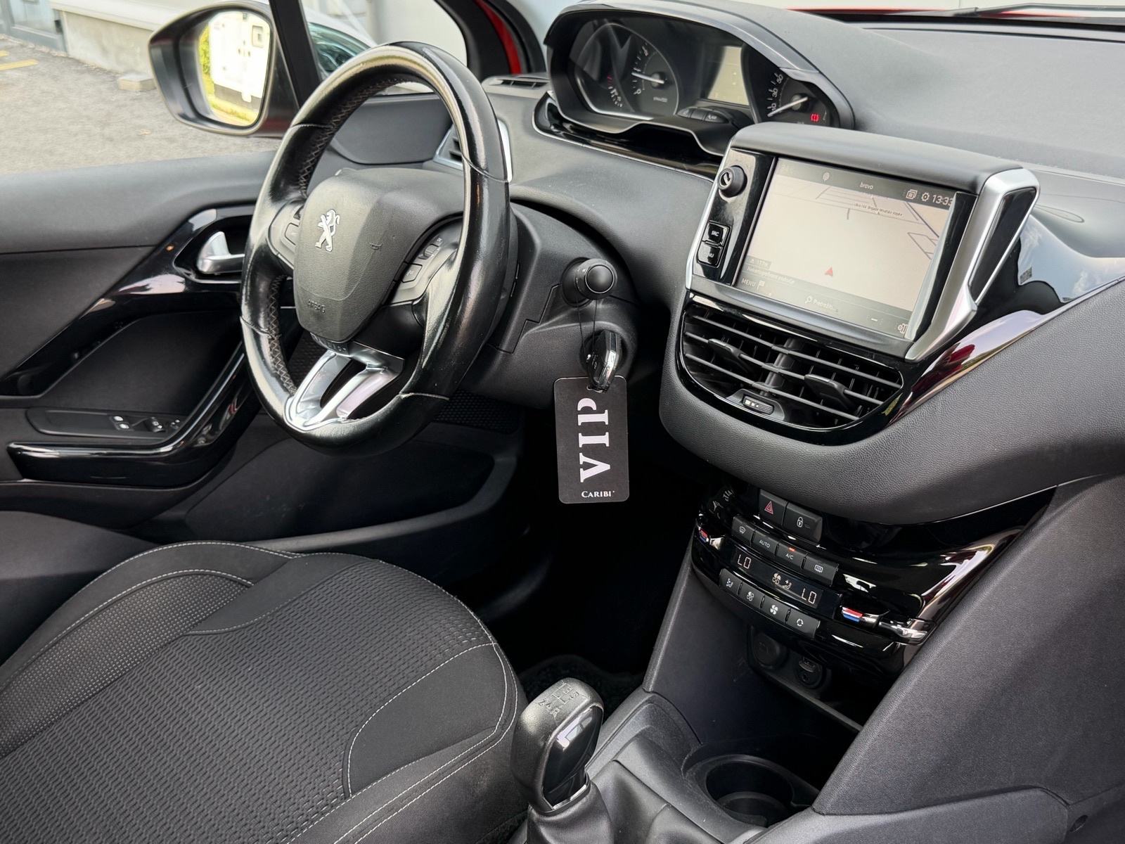 •PEUGEOT 208 1,2 REDIZAJN•FULL OPREMA,KAO NOVI•KAMERA••, fotografija 12