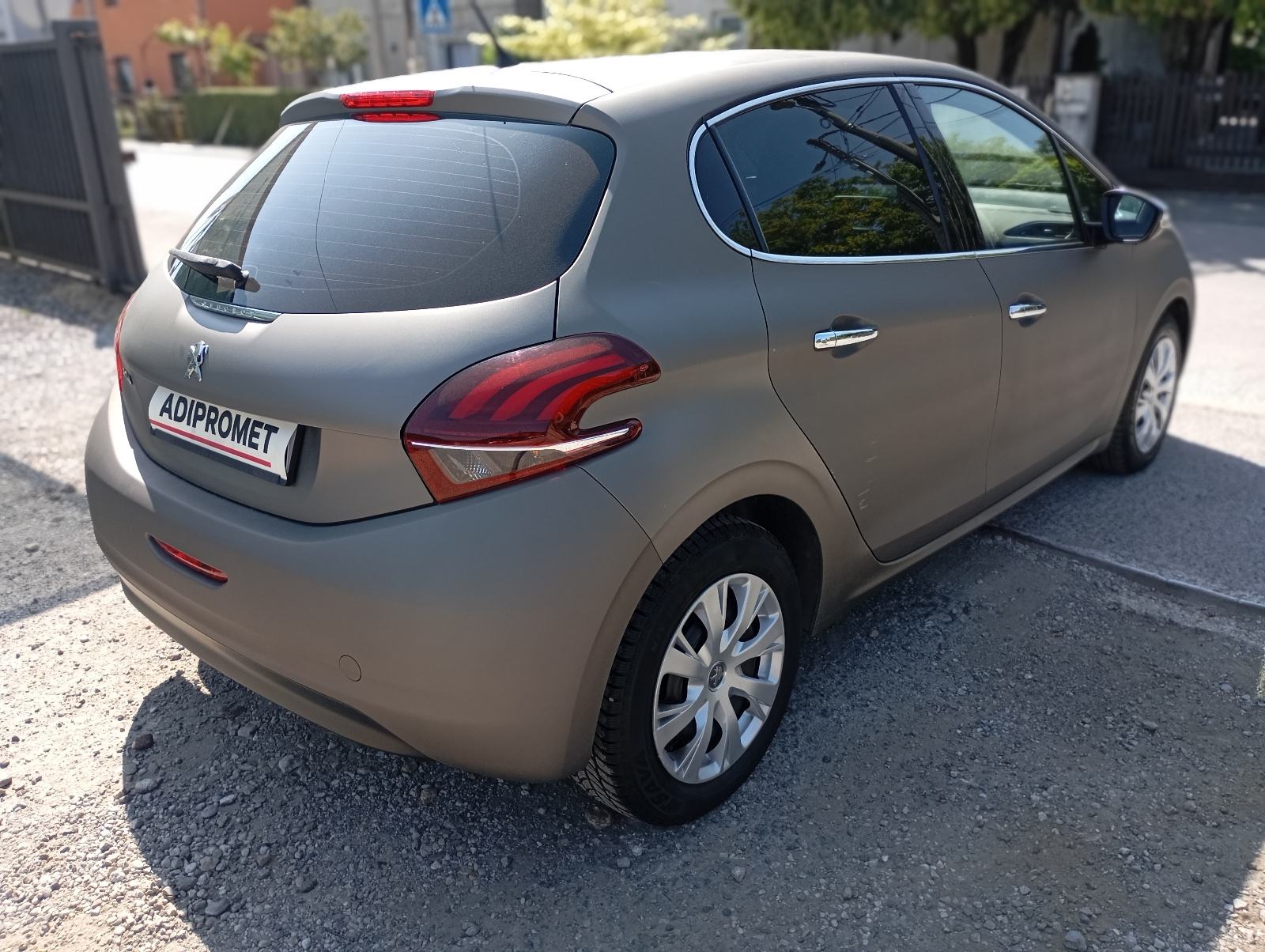 Peugeot 208 1,2 // REG 1 GOD // MULTIMEDIA // MAT SIVI // 5 VRATA//, fotografija 8