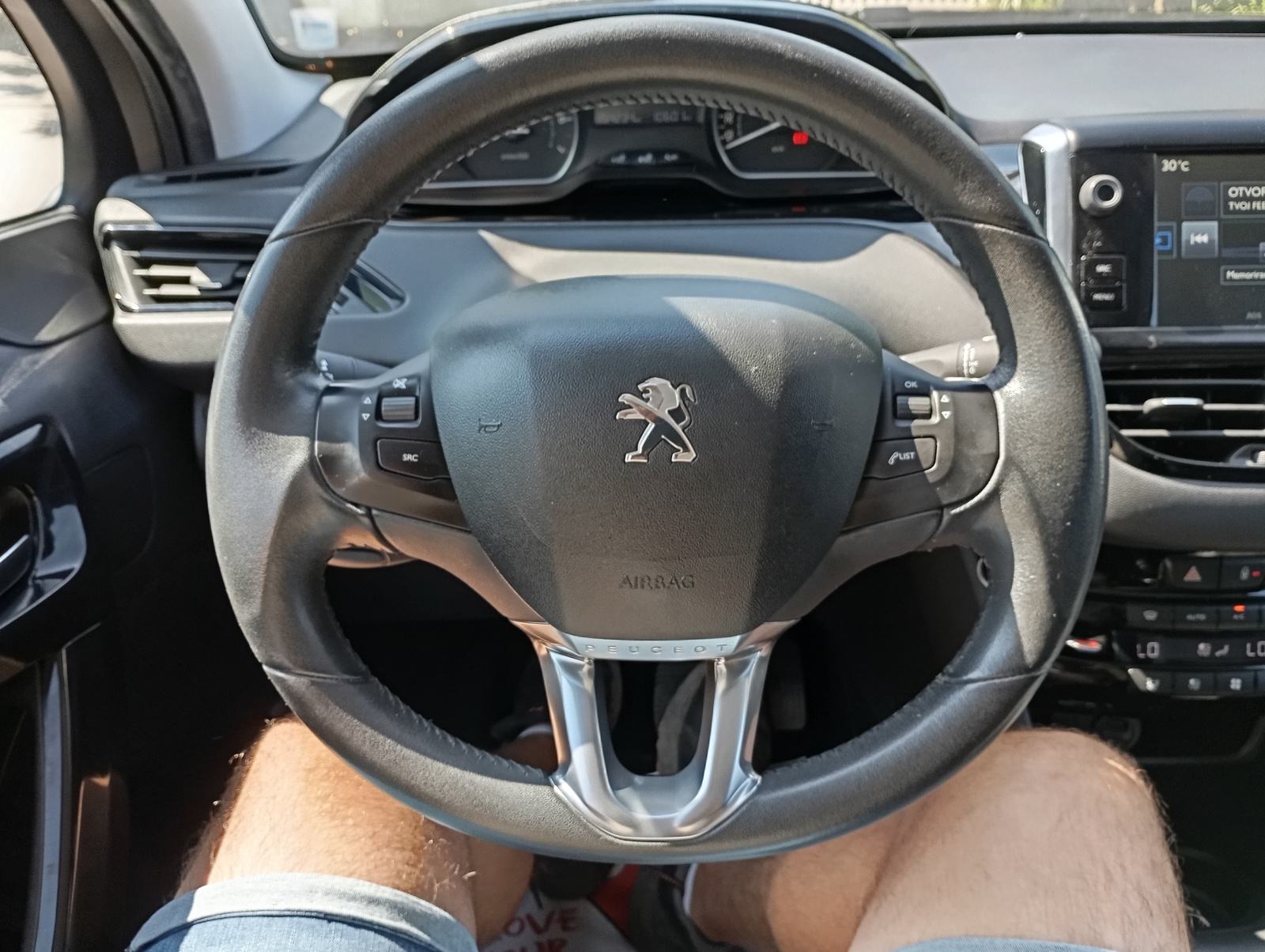 Peugeot 208 1,2 // REG 1 GOD // MULTIMEDIA // MAT SIVI // 5 VRATA//, fotografija 12