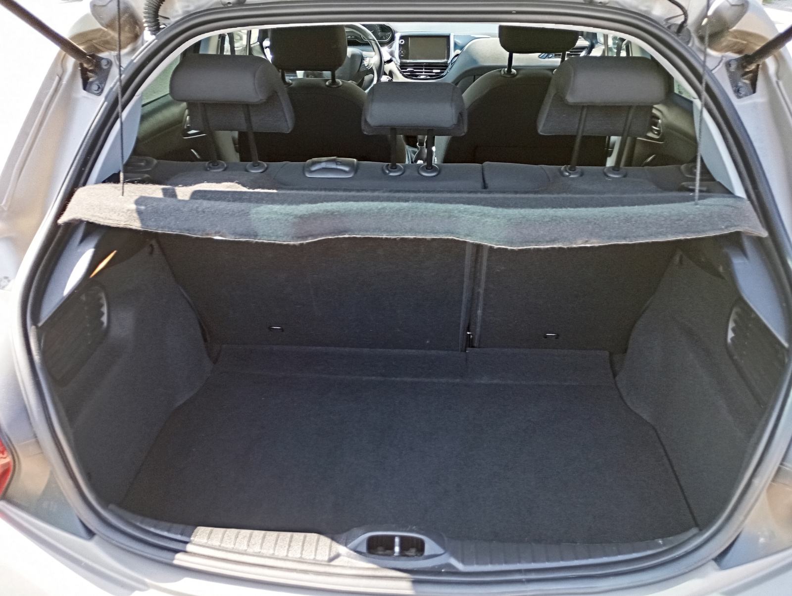 Peugeot 208 1,2 // REG 1 GOD // MULTIMEDIA // MAT SIVI // 5 VRATA//, fotografija 17