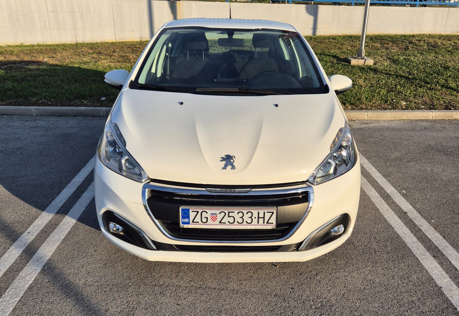 Peugeot 208 1,2, fotografija 3