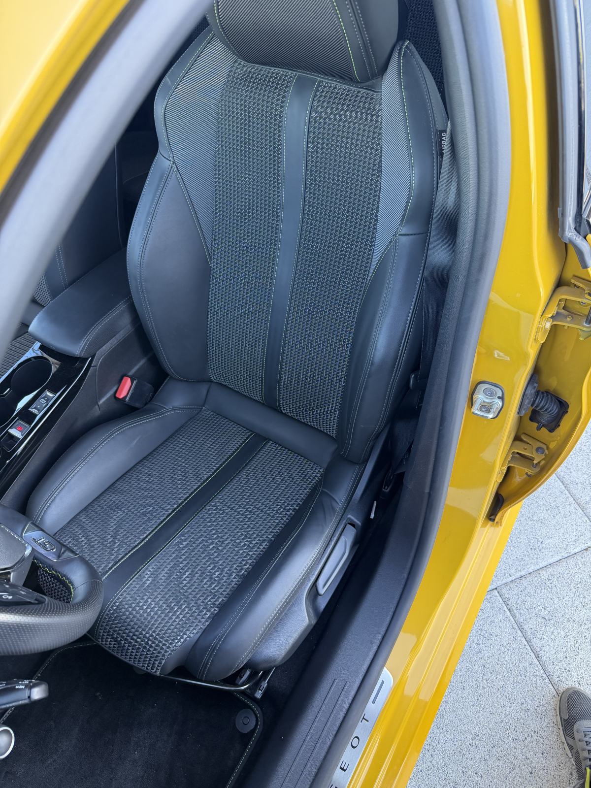 Peugeot 208 1,2 GT automatik, virtual, kamera, fotografija 16