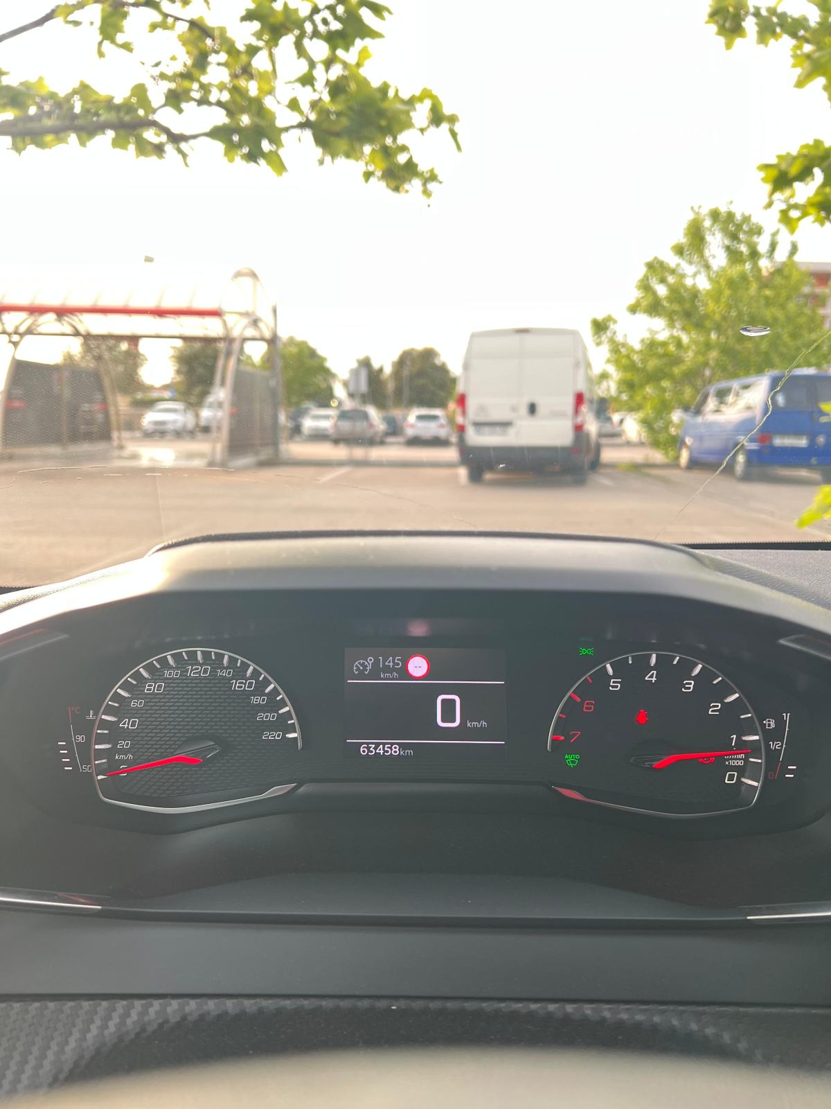 Peugeot 208 1,2, fotografija 1