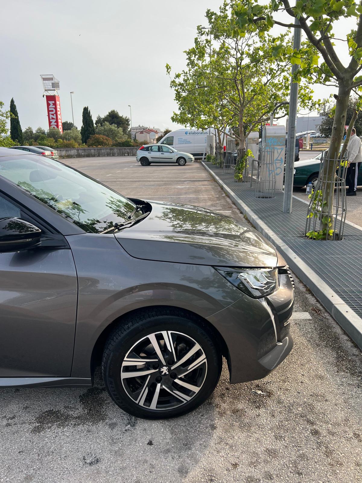 Peugeot 208 1,2, fotografija 7