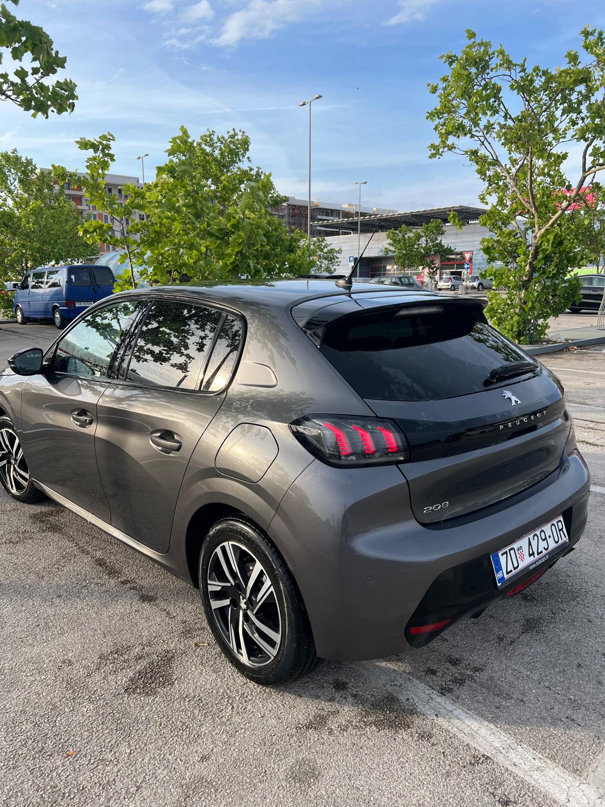 Peugeot 208 1,2, fotografija 10