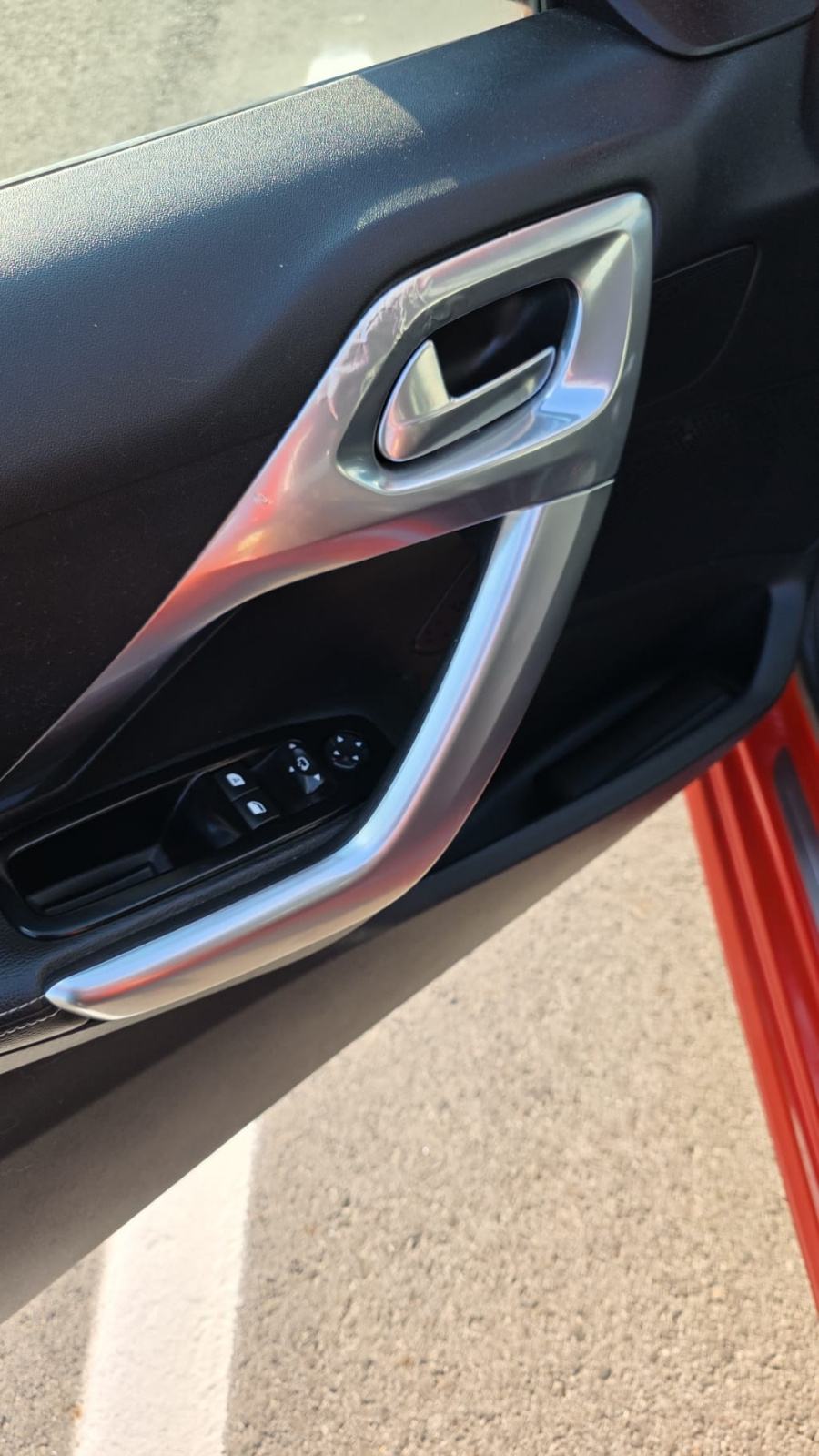 Peugeot 208 1,2 KOŽNA SPORTSKA SJEDALA!, fotografija 6