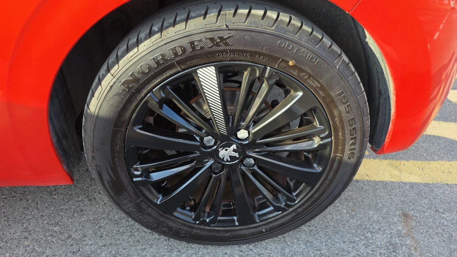 Peugeot 208 1,2 KOŽNA SPORTSKA SJEDALA!, fotografija 7