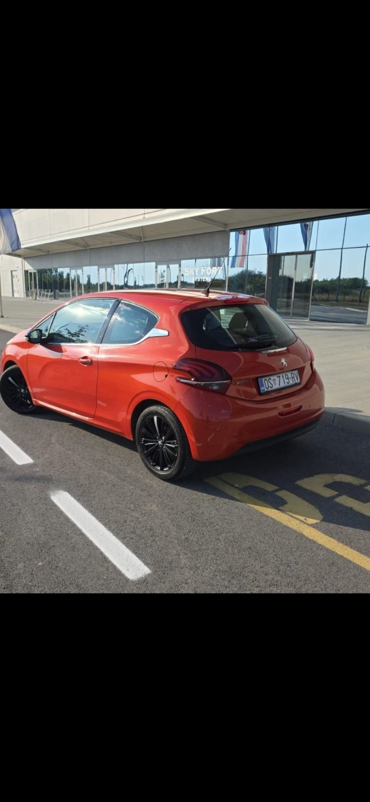 Peugeot 208 1,2 KOŽNA SPORTSKA SJEDALA!, fotografija 9