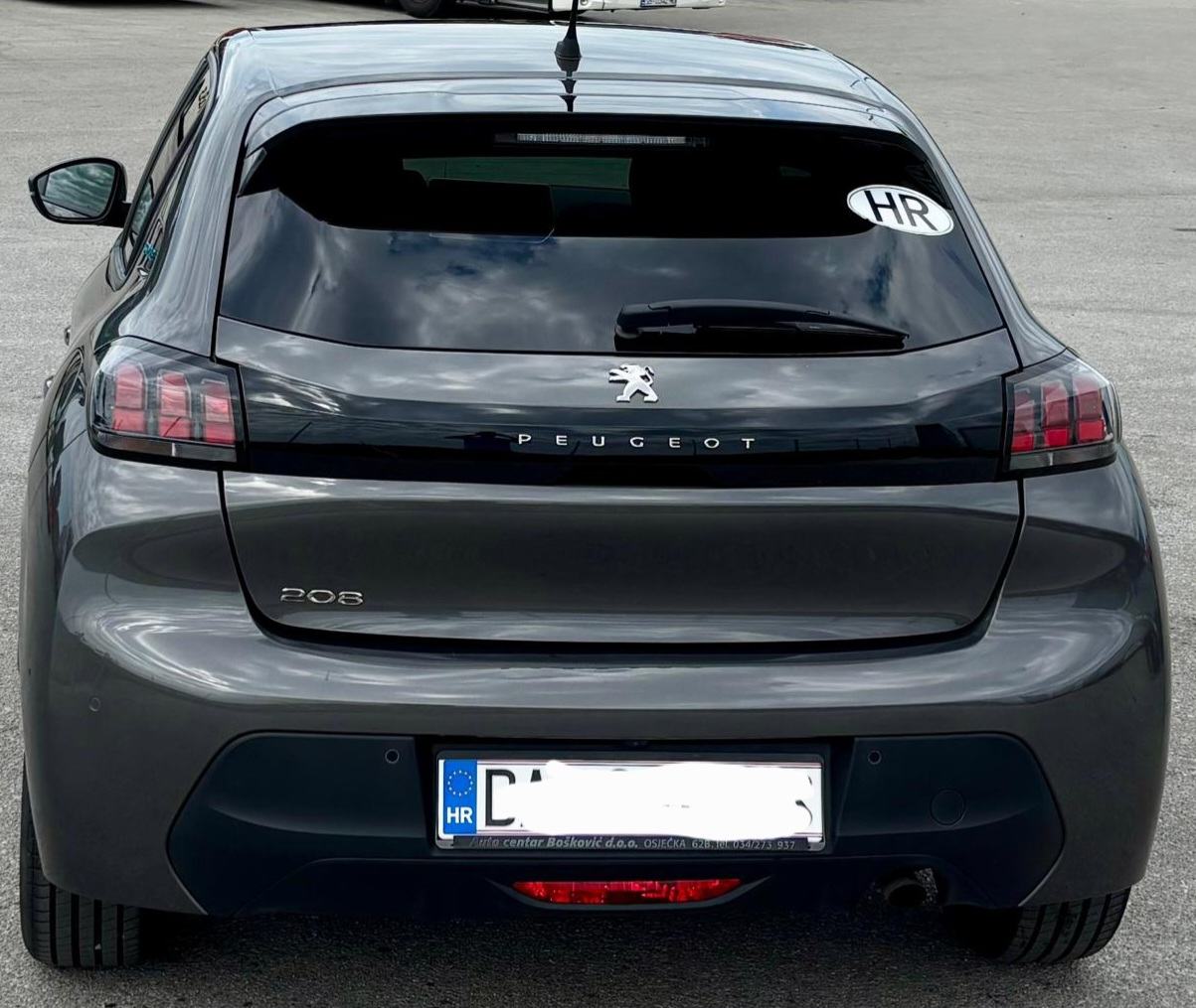 Peugeot 208 1,2, fotografija 3