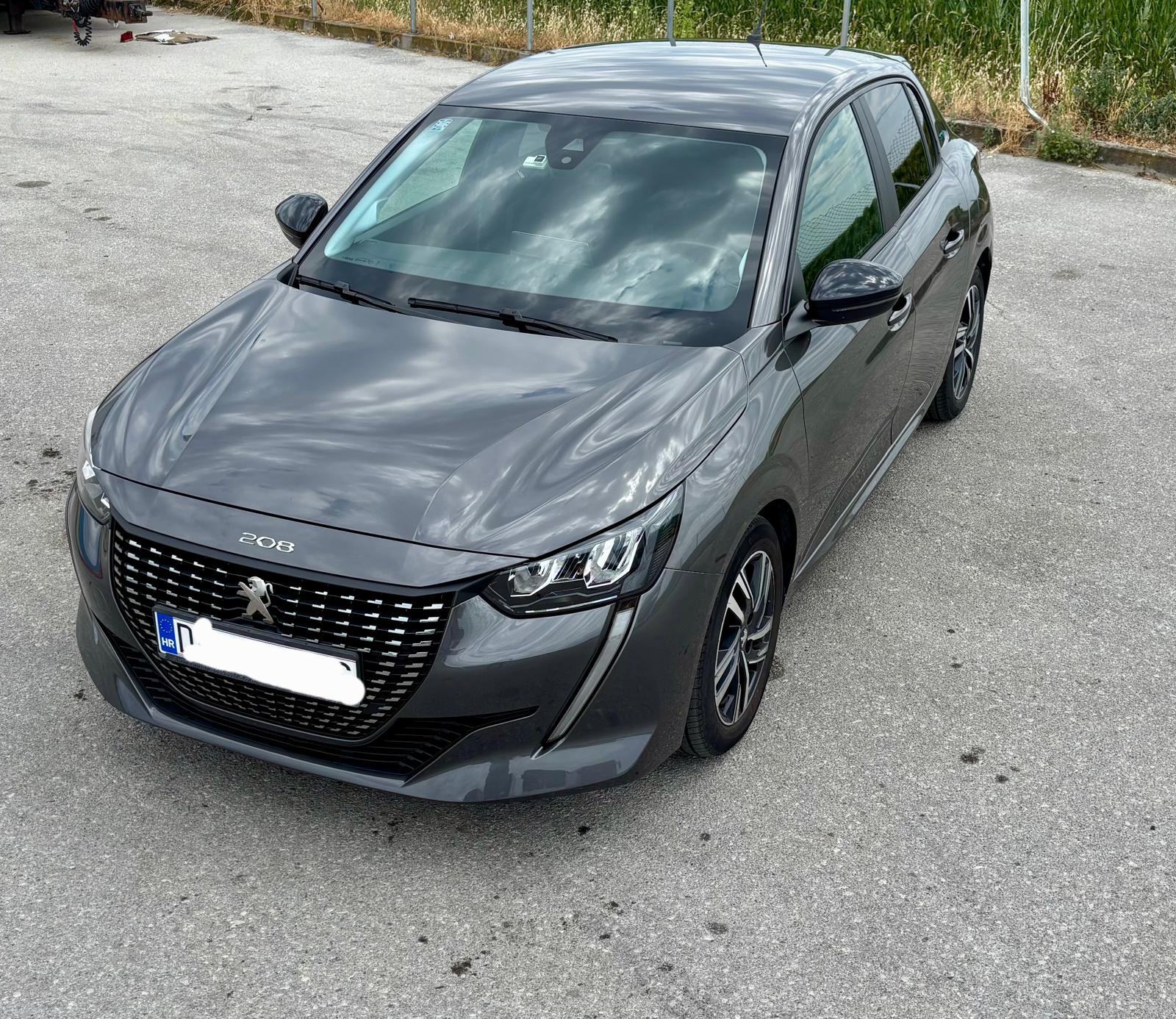 Peugeot 208 1,2, fotografija 2