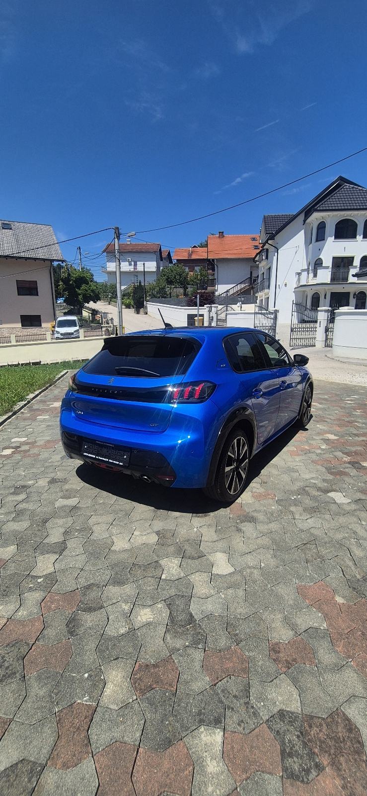 Peugeot 208 1,2, fotografija 4