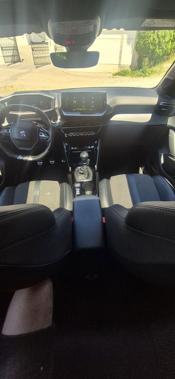 Peugeot 208 1,2, fotografija 6