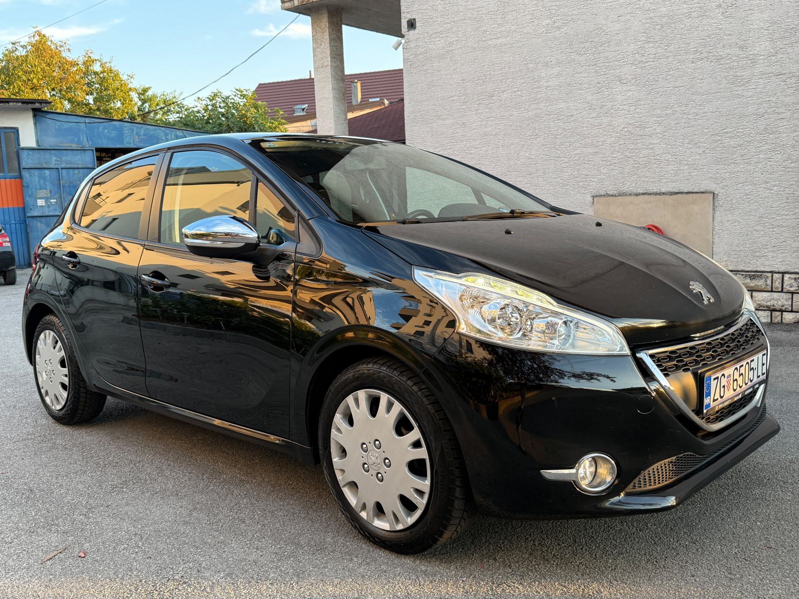 Peugeot 208 1,2 STYLE *REG 08/2027* Klima, Park senzori, Grij. sjedala, fotografija 4