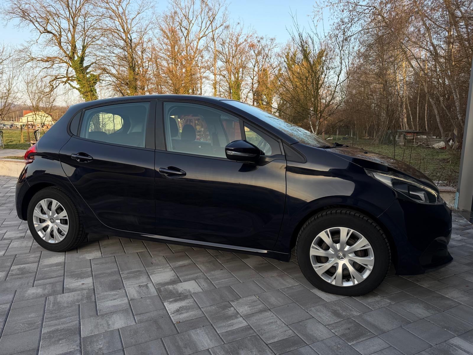 Peugeot 208 1,2 VTi Active, fotografija 7