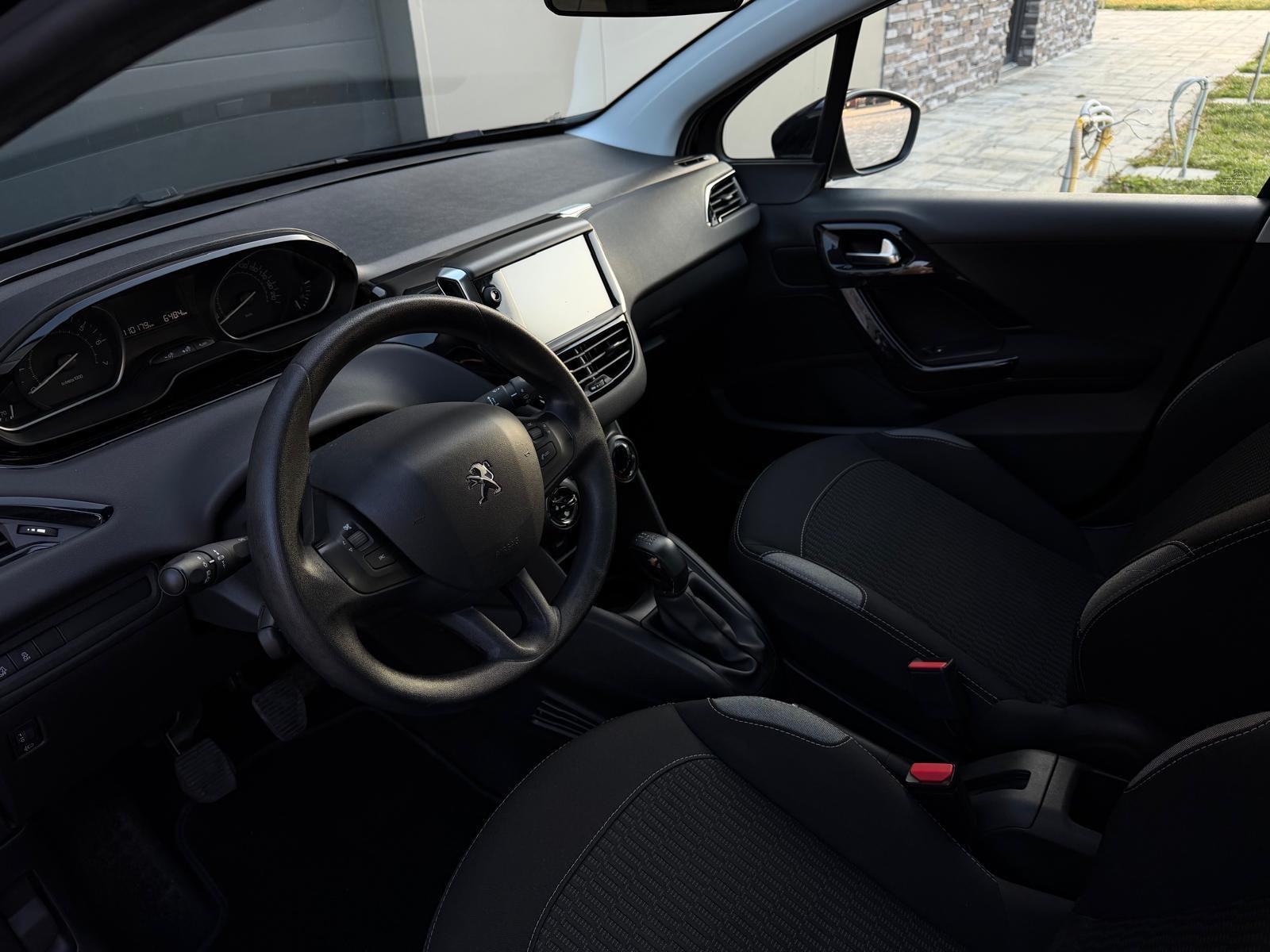 Peugeot 208 1,2 VTi Active, fotografija 8