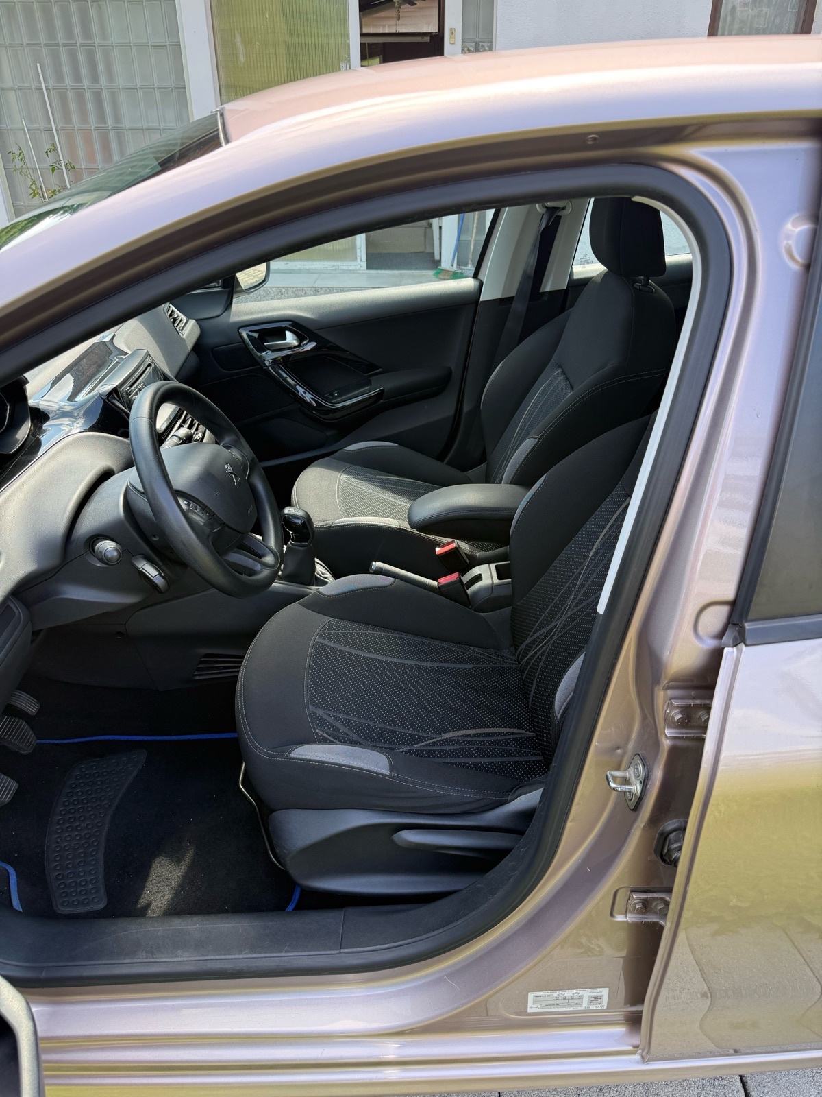 Peugeot 208 1,2 VTi, fotografija 9