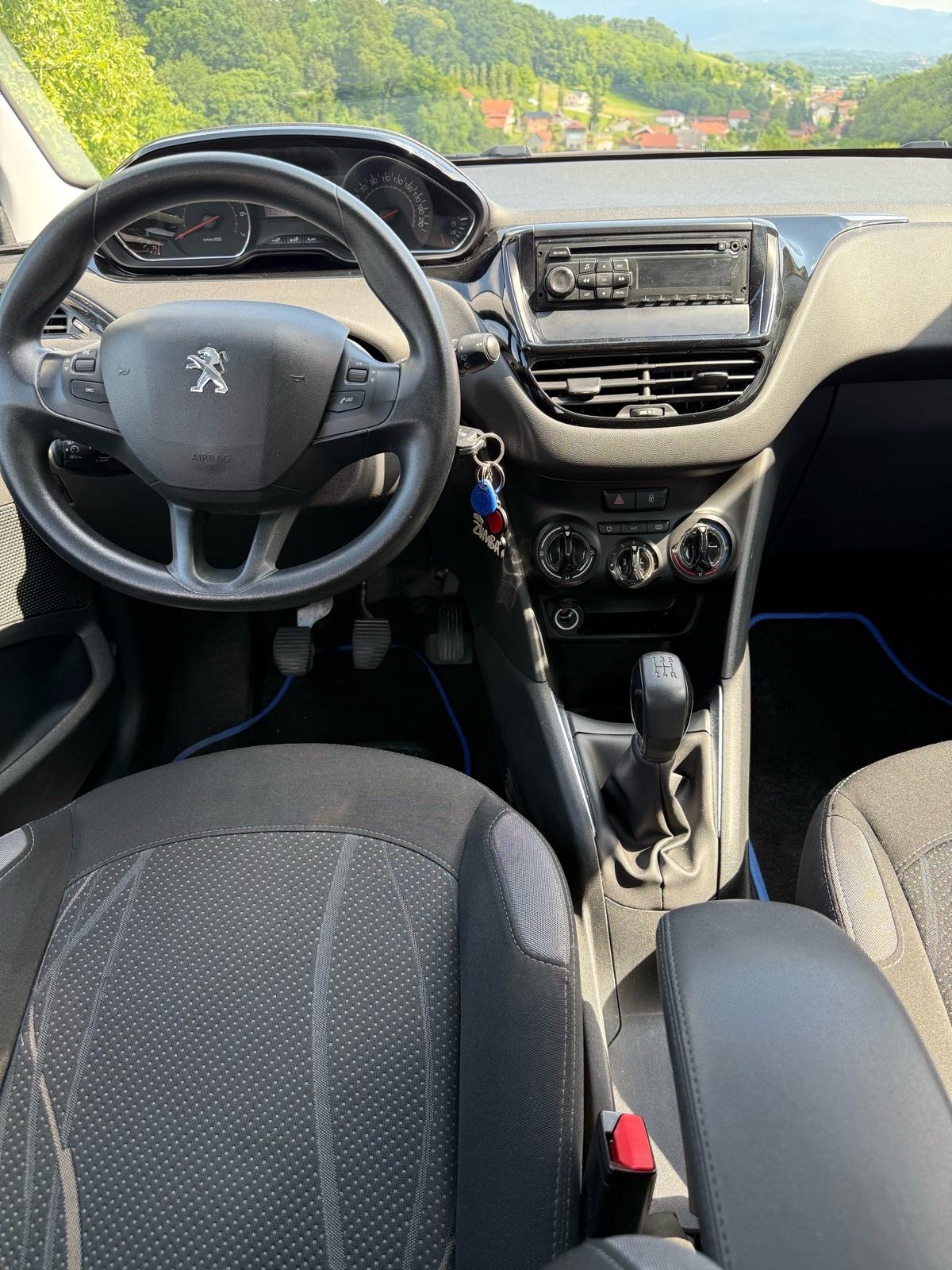 Peugeot 208 1,2 VTi, fotografija 12