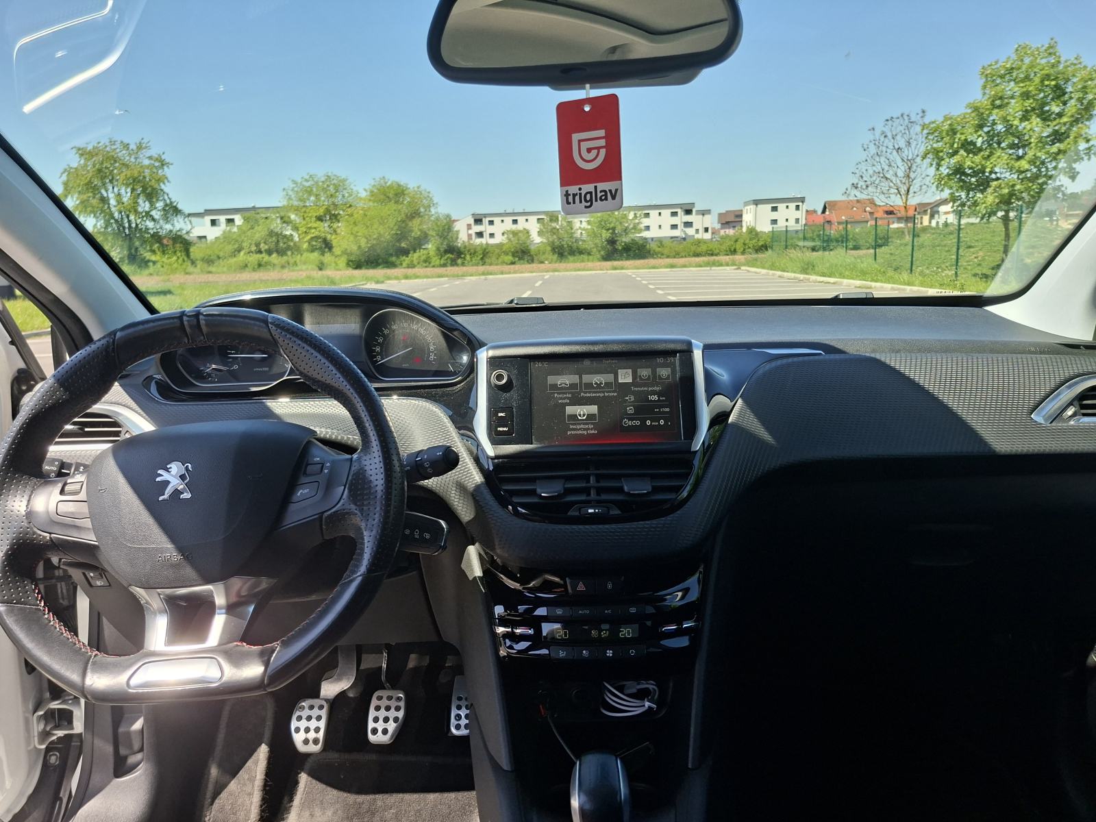 Peugeot 208 1,2i GTline, 110 KS, fotografija 18