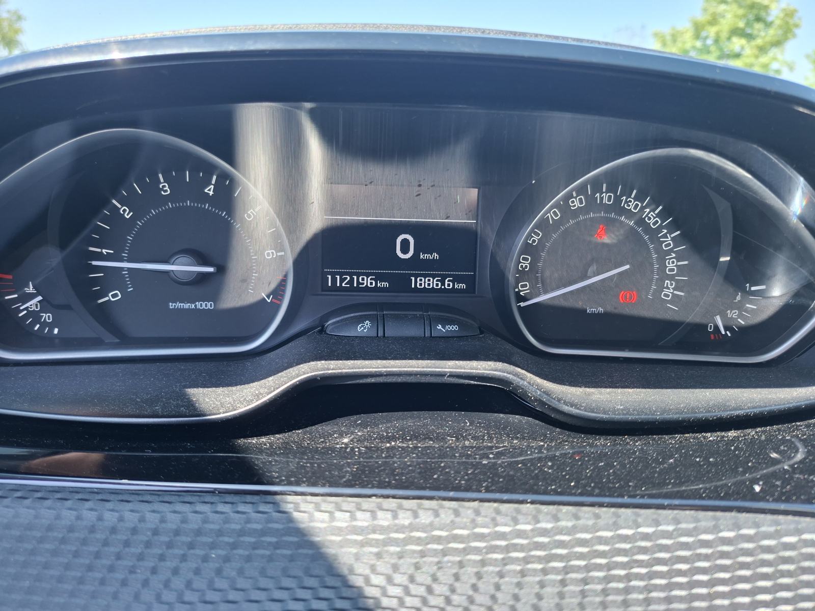 Peugeot 208 1,2i GTline, 110 KS, fotografija 2