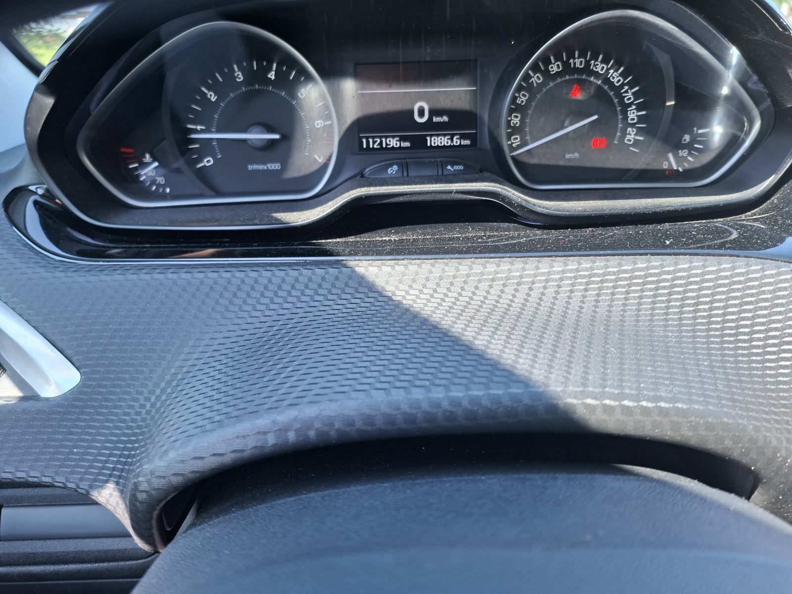 Peugeot 208 1,2i GTline, 110 KS, fotografija 3