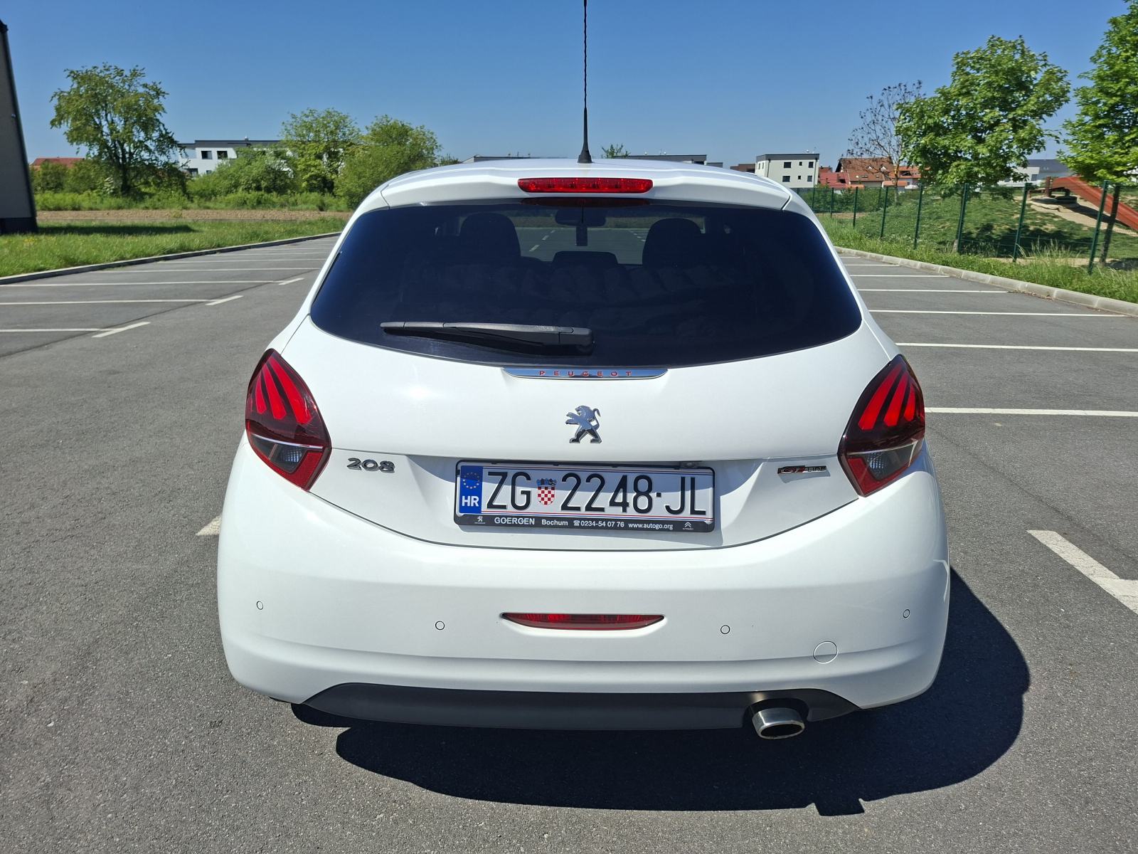 Peugeot 208 1,2i GTline, 110 KS, fotografija 10