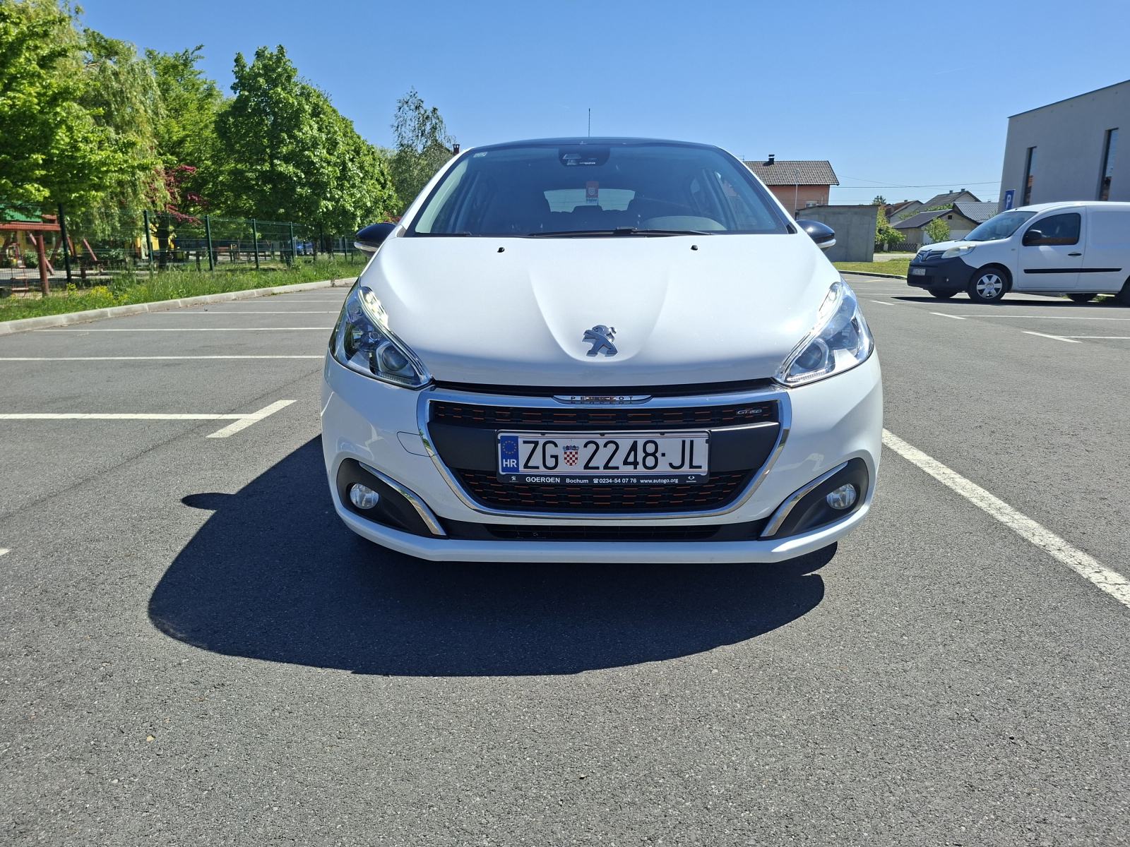 Peugeot 208 1,2i GTline, 110 KS, fotografija 14