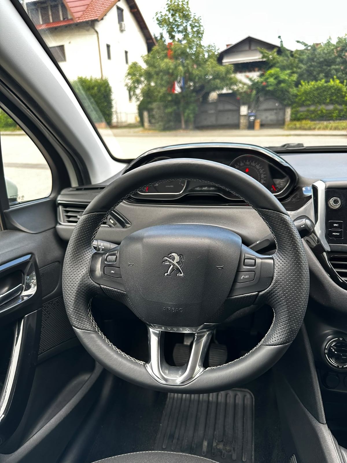 Peugeot 208 1,4 Benzin-LPG*Reg.god dana 07/27*Veliki servis*Klima*Navi, fotografija 13
