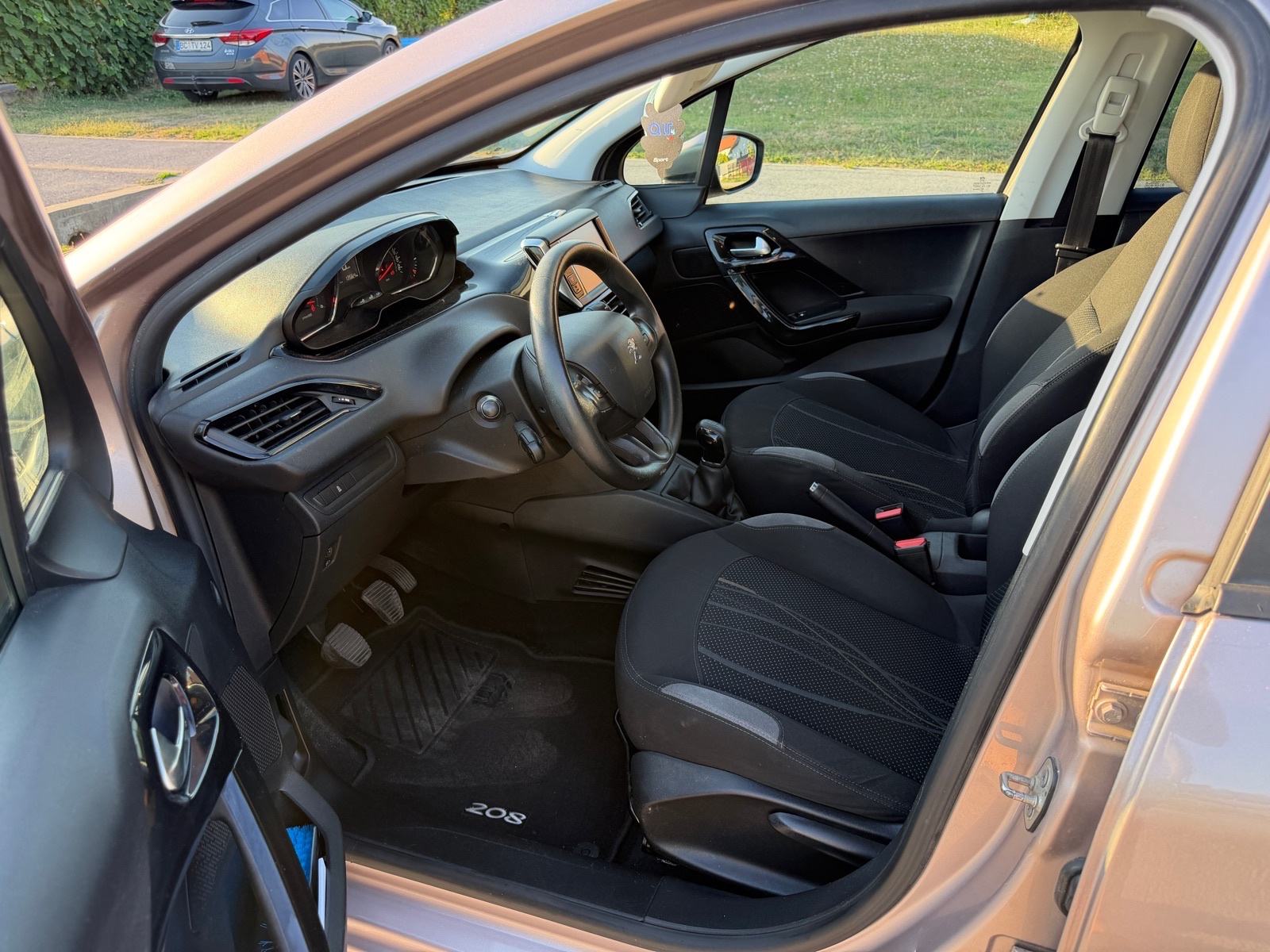 Peugeot 208 1,4 HDi 2013g., fotografija 7