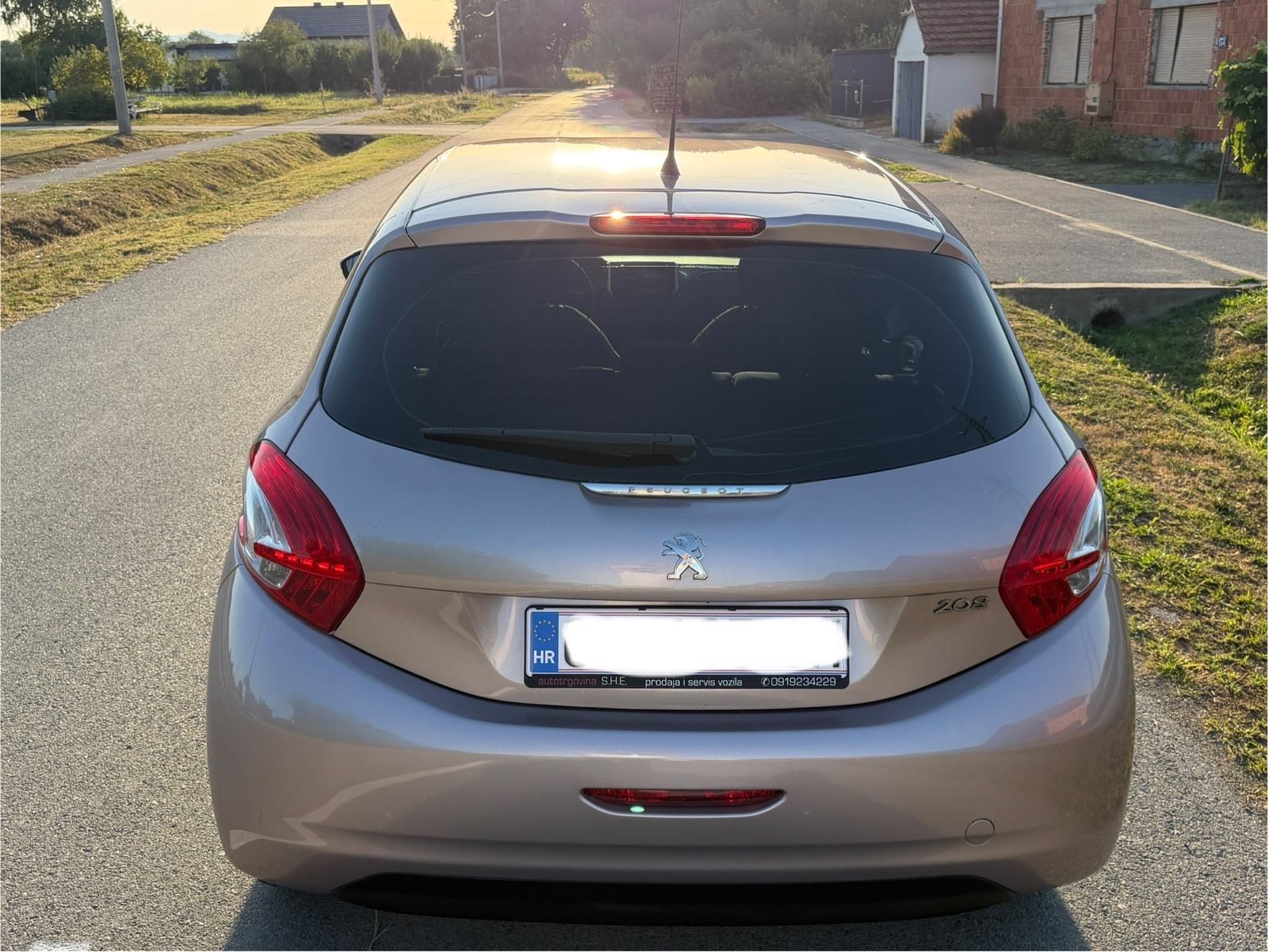 Peugeot 208 1,4 HDi 2013g., fotografija 3