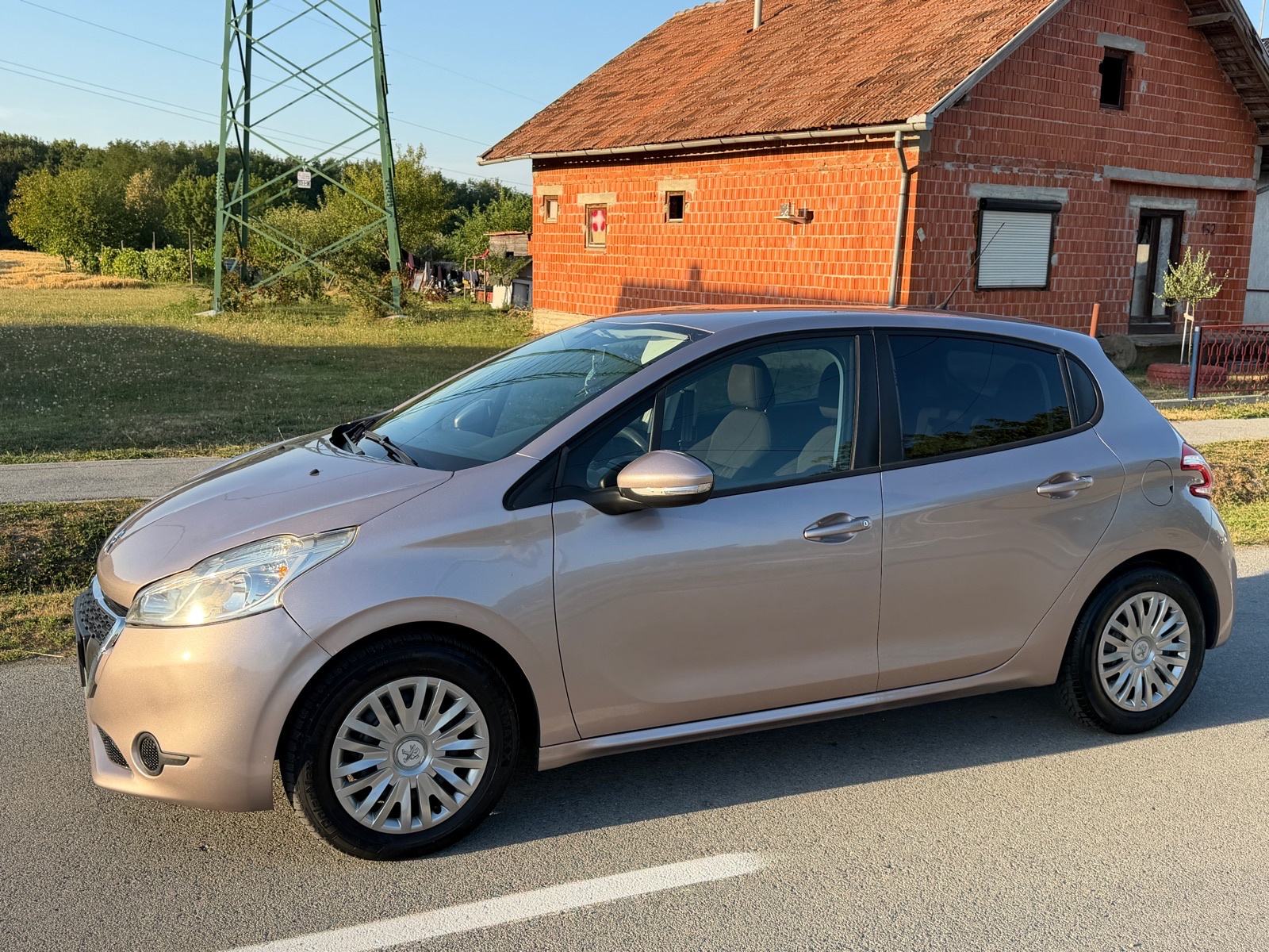 Peugeot 208 1,4 HDi 2013g., fotografija 4