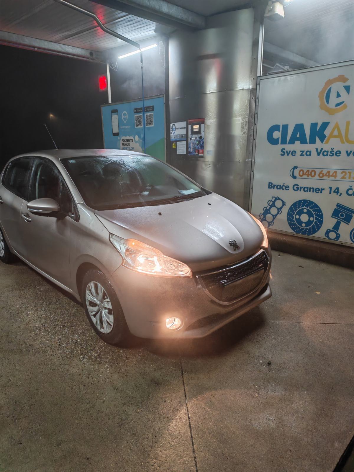 Peugeot 208 1,4 HDi, fotografija 2