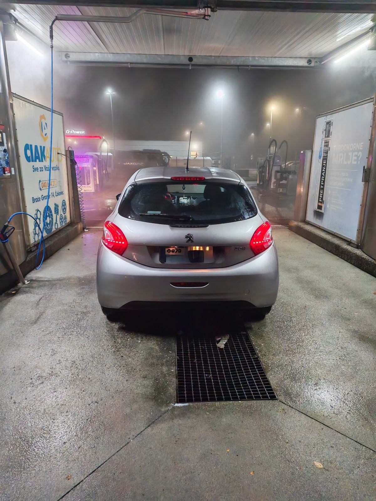 Peugeot 208 1,4 HDi, fotografija 5