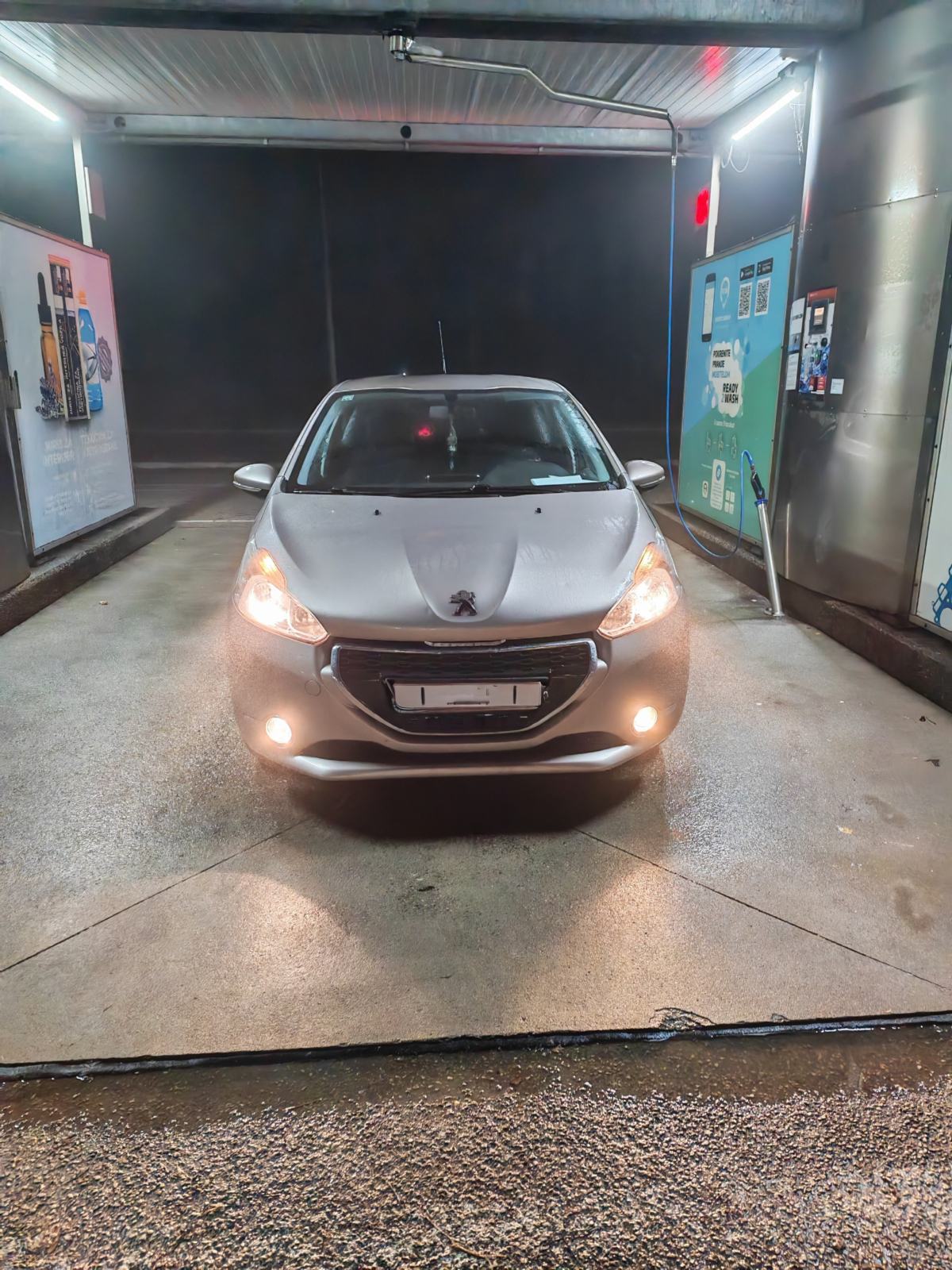 Peugeot 208 1,4 HDi, fotografija 6