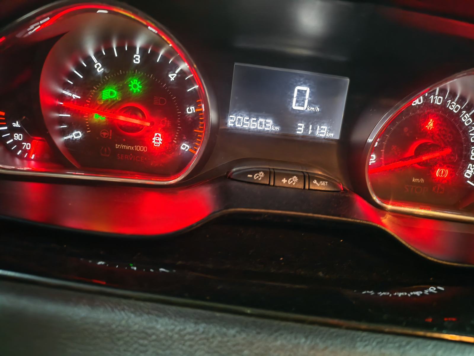 Peugeot 208 1,4 HDi, fotografija 10
