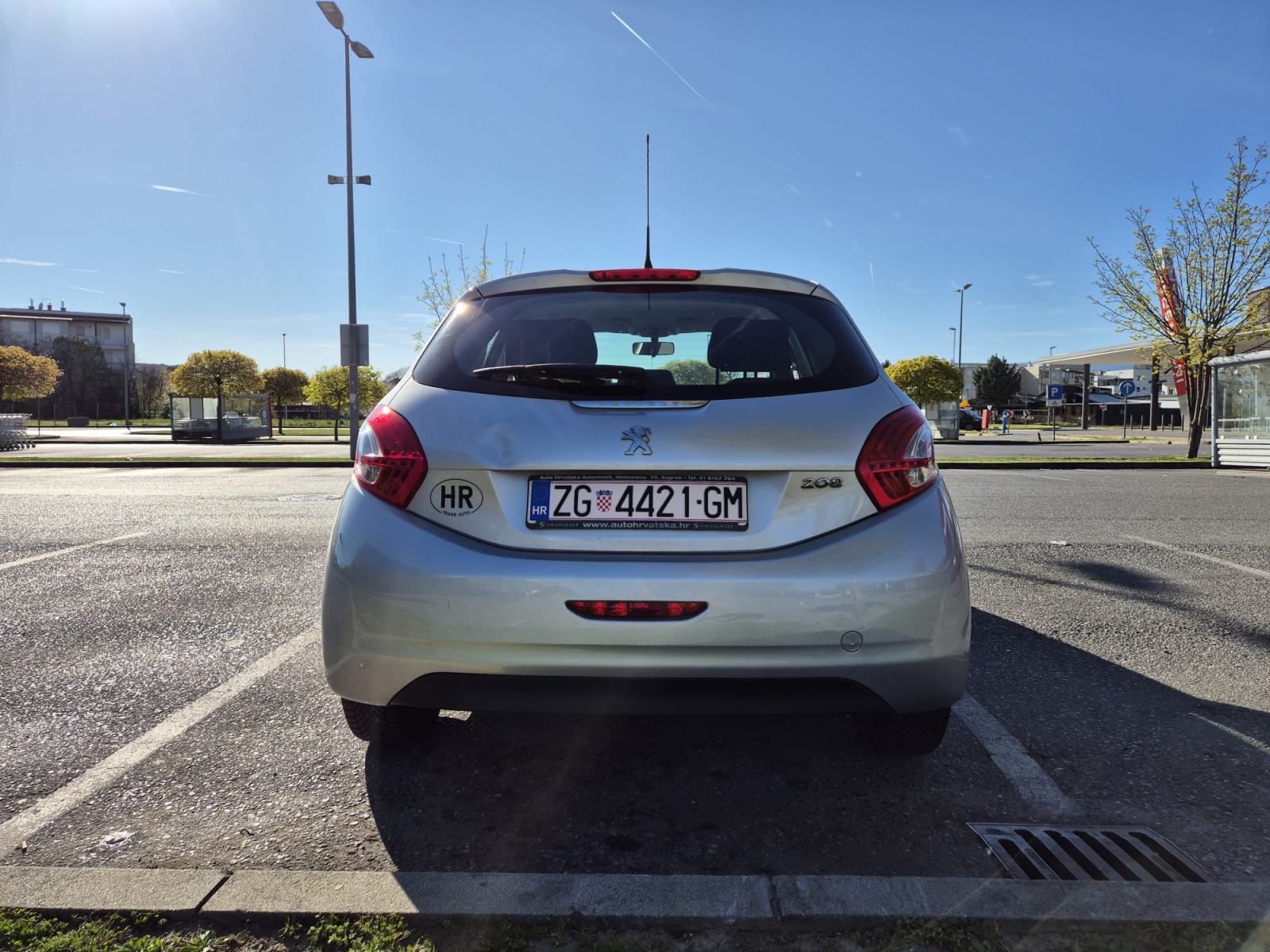Peugeot 208 1,4 HDi, fotografija 6
