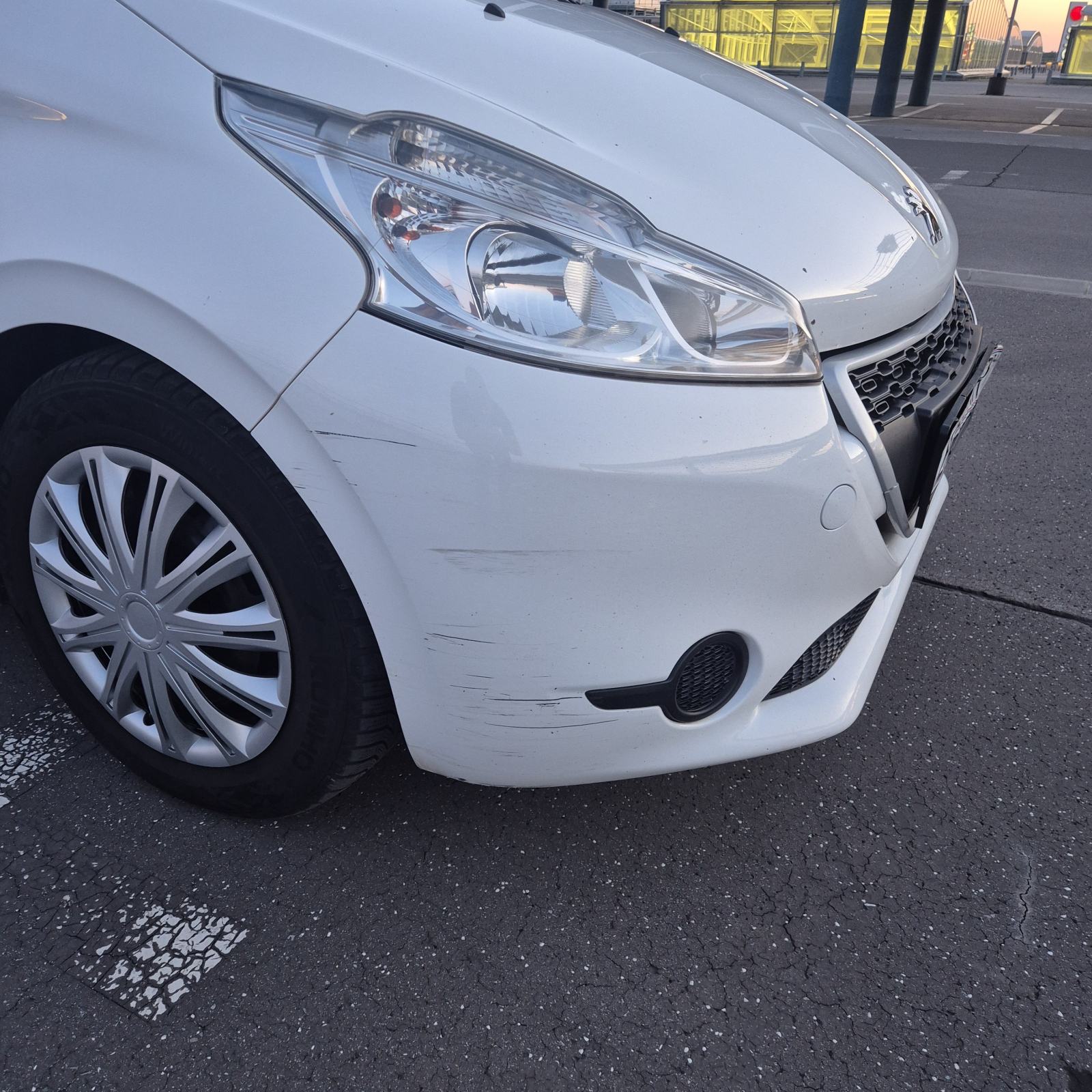 Peugeot 208 1,4 HDi, fotografija 7