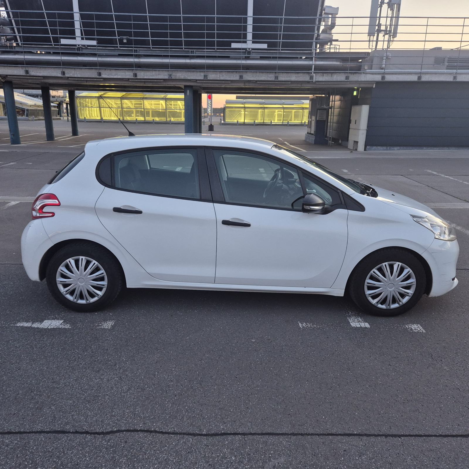 Peugeot 208 1,4 HDi, fotografija 4