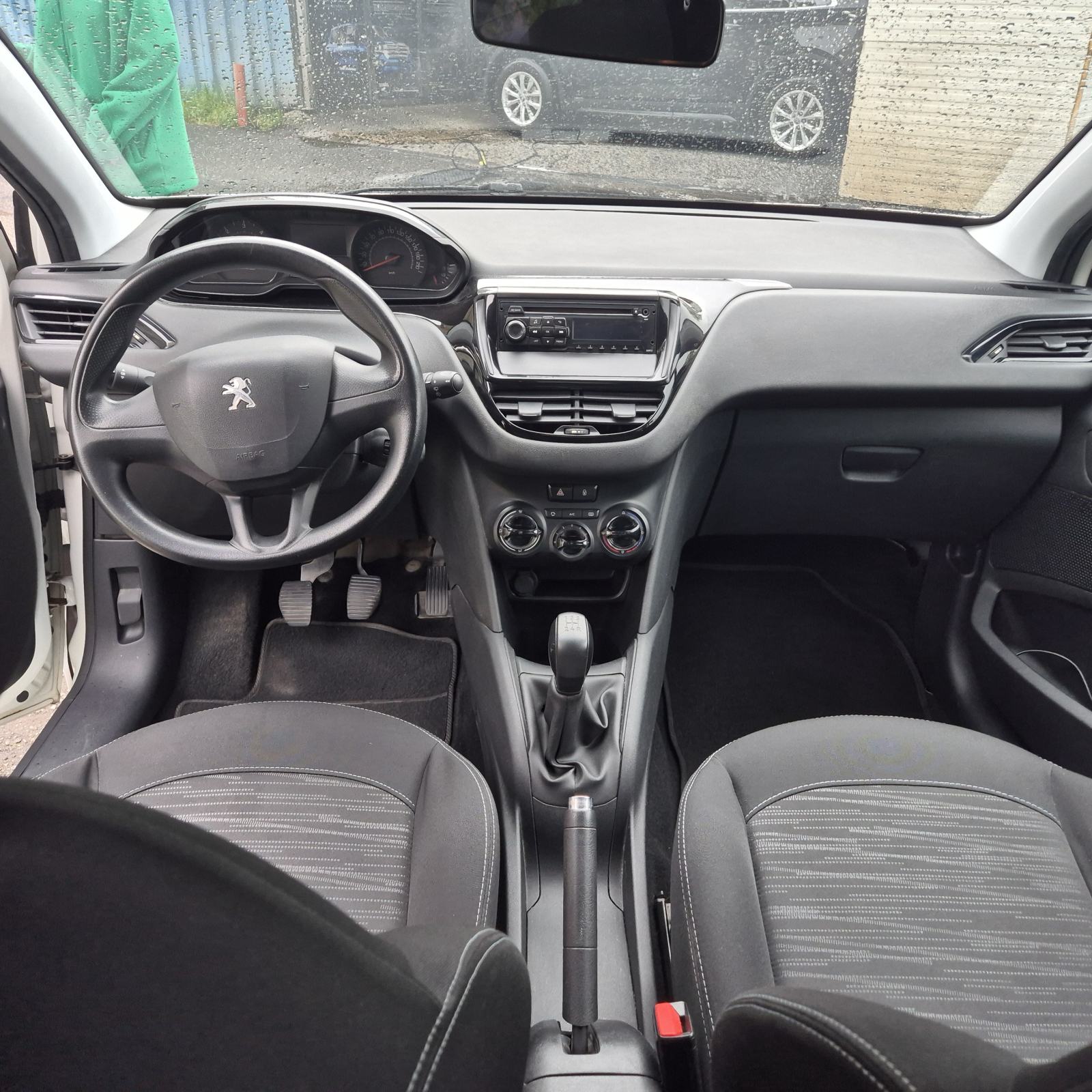 Peugeot 208 1,4 HDi, fotografija 9