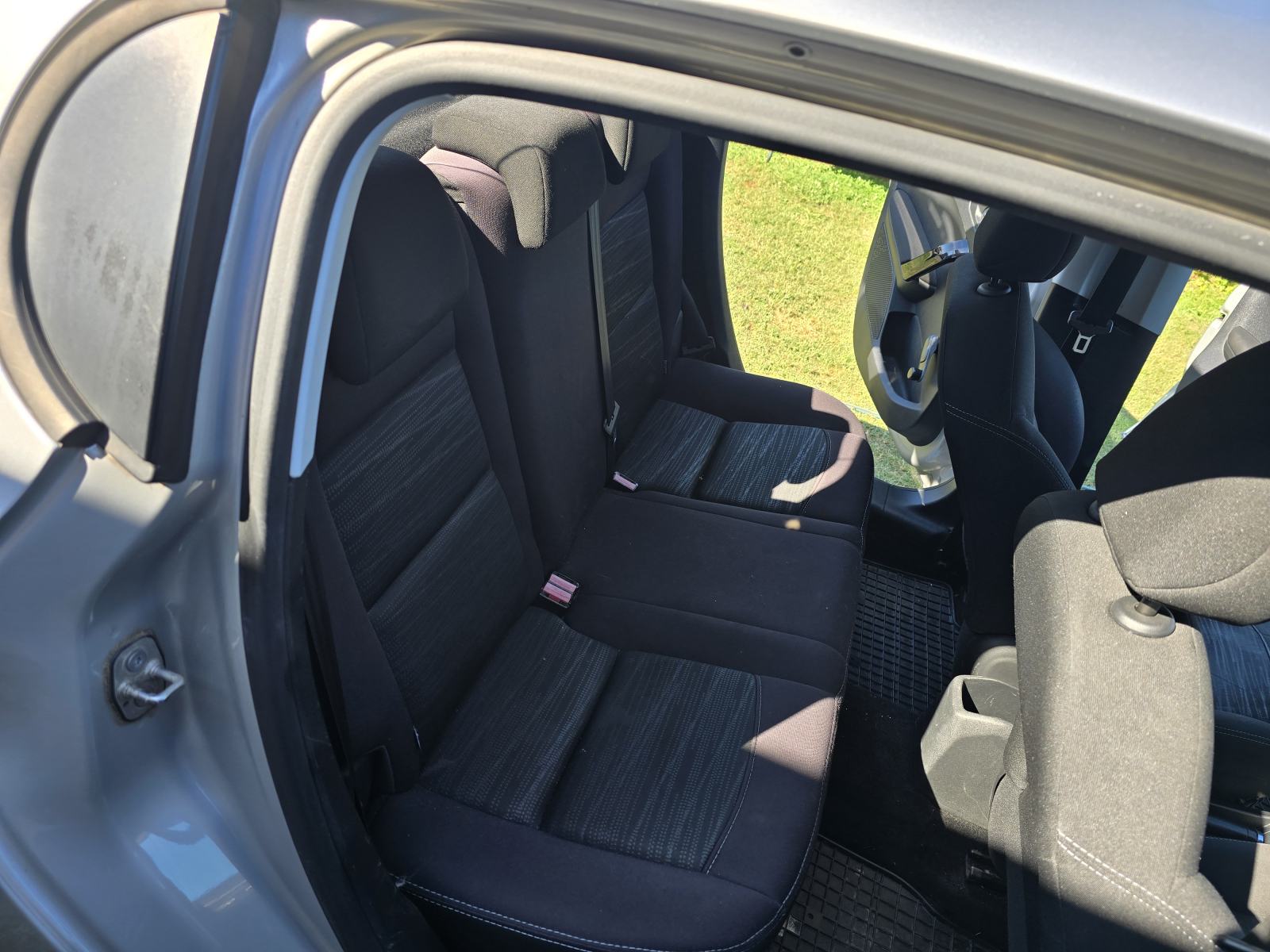 Peugeot 208 1,4 HDi, fotografija 5