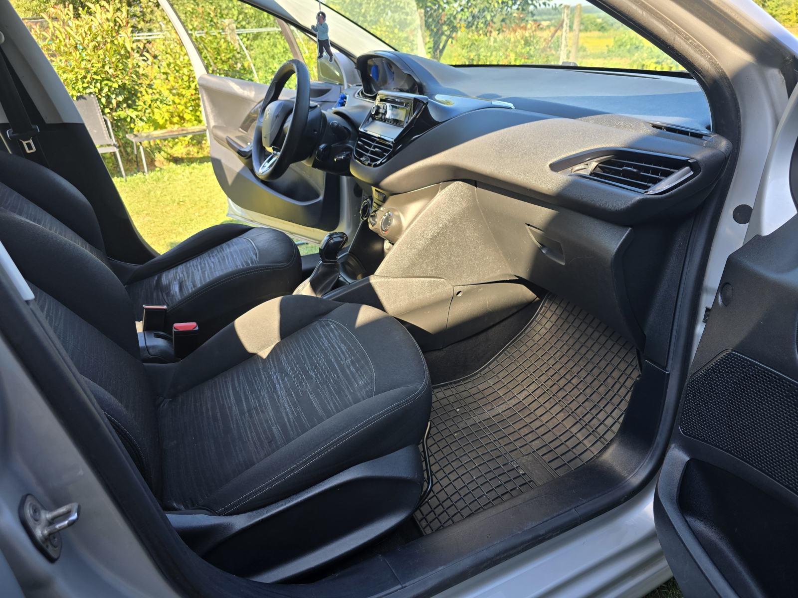 Peugeot 208 1,4 HDi, fotografija 4