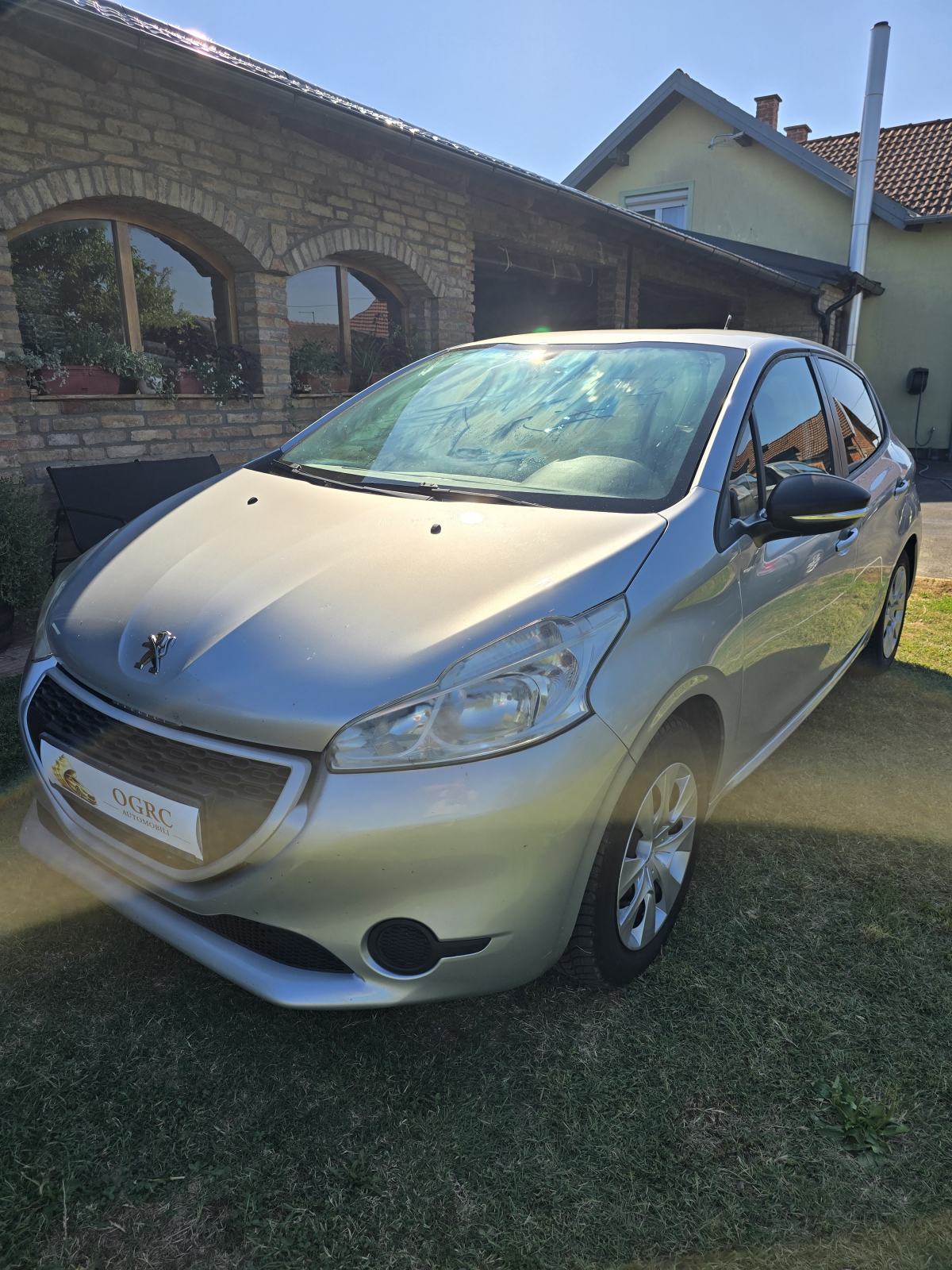 Peugeot 208 1,4 HDi, fotografija 10