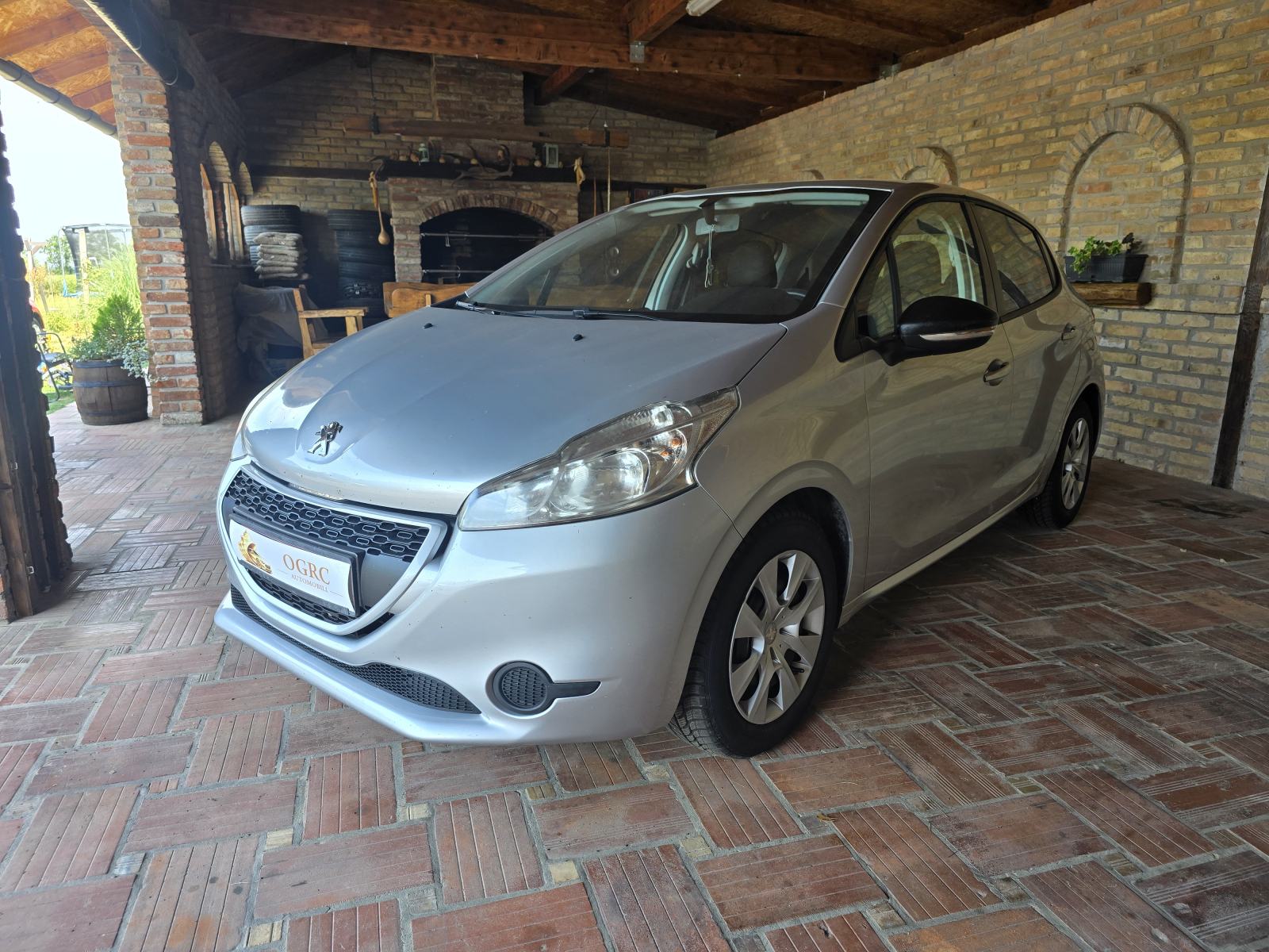 Peugeot 208 1,4 HDi, fotografija 17