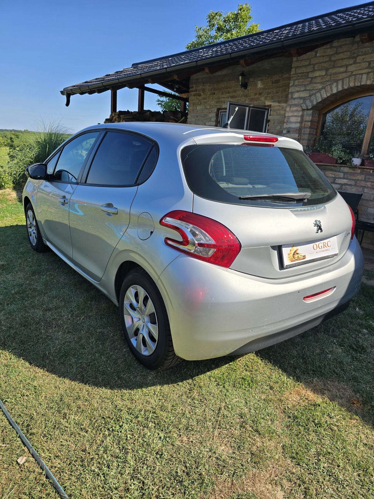 Peugeot 208 1,4 HDi, fotografija 12